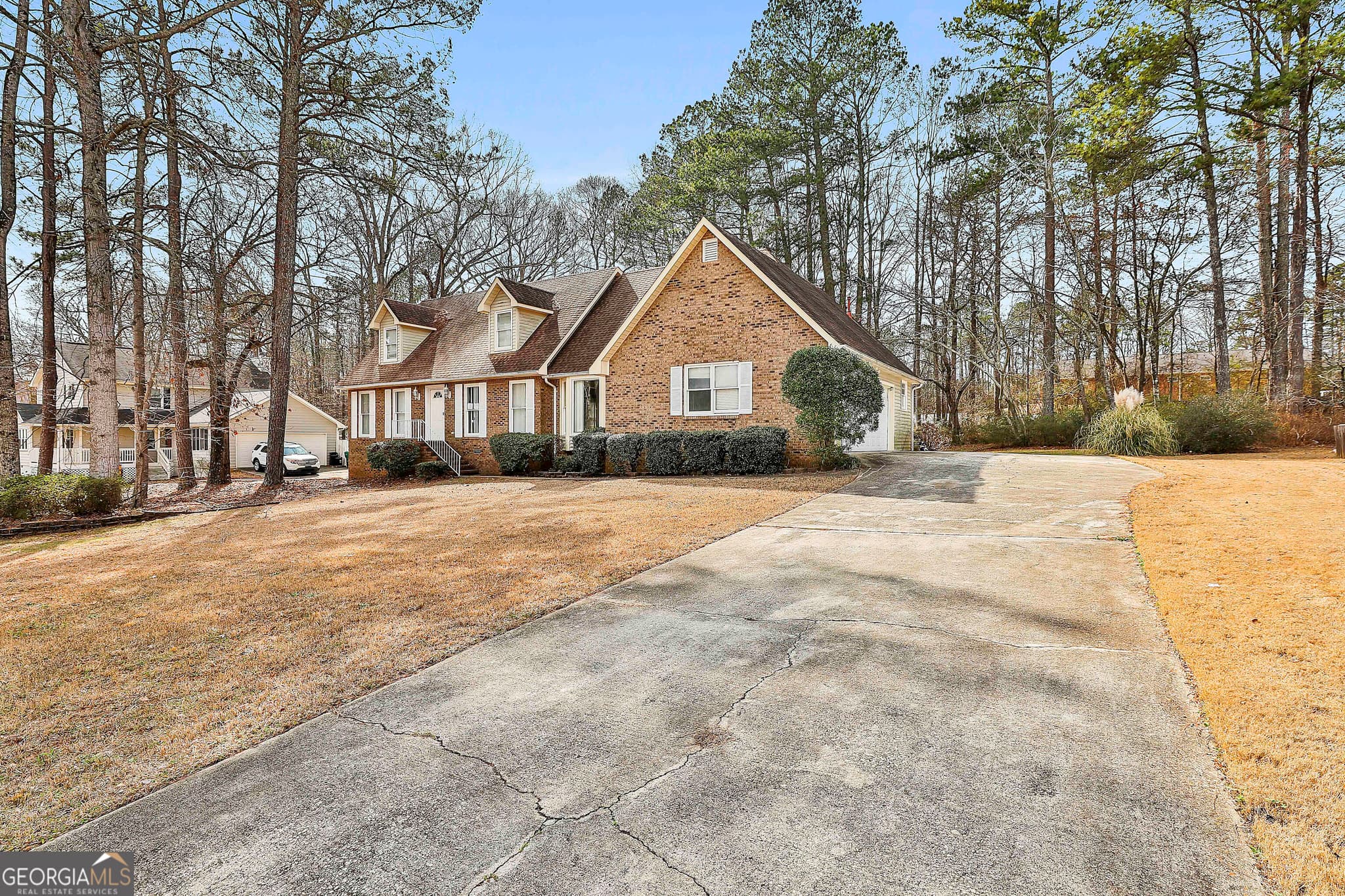 3 bedroom, 2.5 bathroom, 2,153 sq ft single family residence for sale at 8039 Woods Lane, Jonesboro, GA 30236 — photo 2