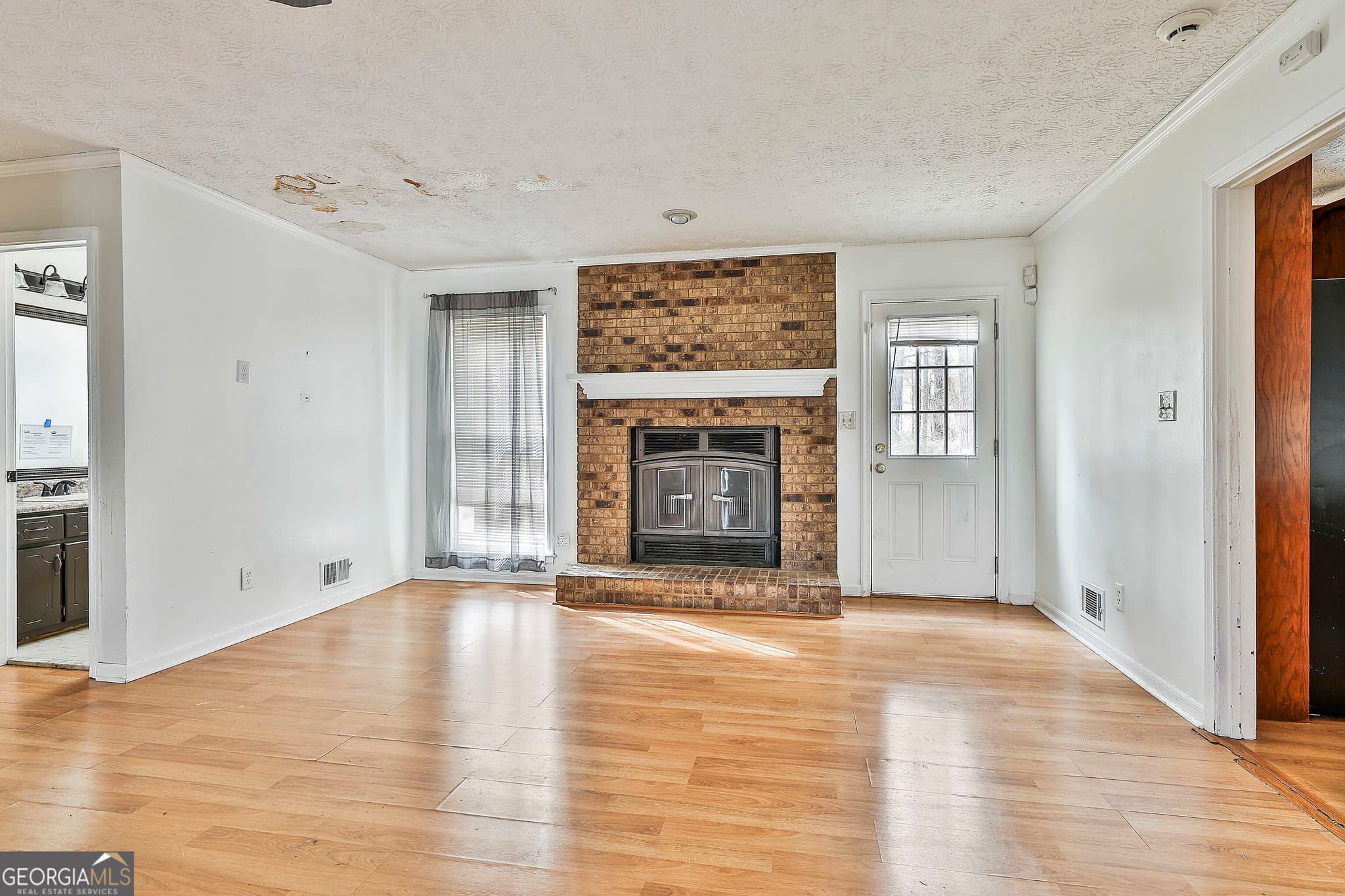 3 bedroom, 2.5 bathroom, 2,153 sq ft single family residence for sale at 8039 Woods Lane, Jonesboro, GA 30236 — photo 8