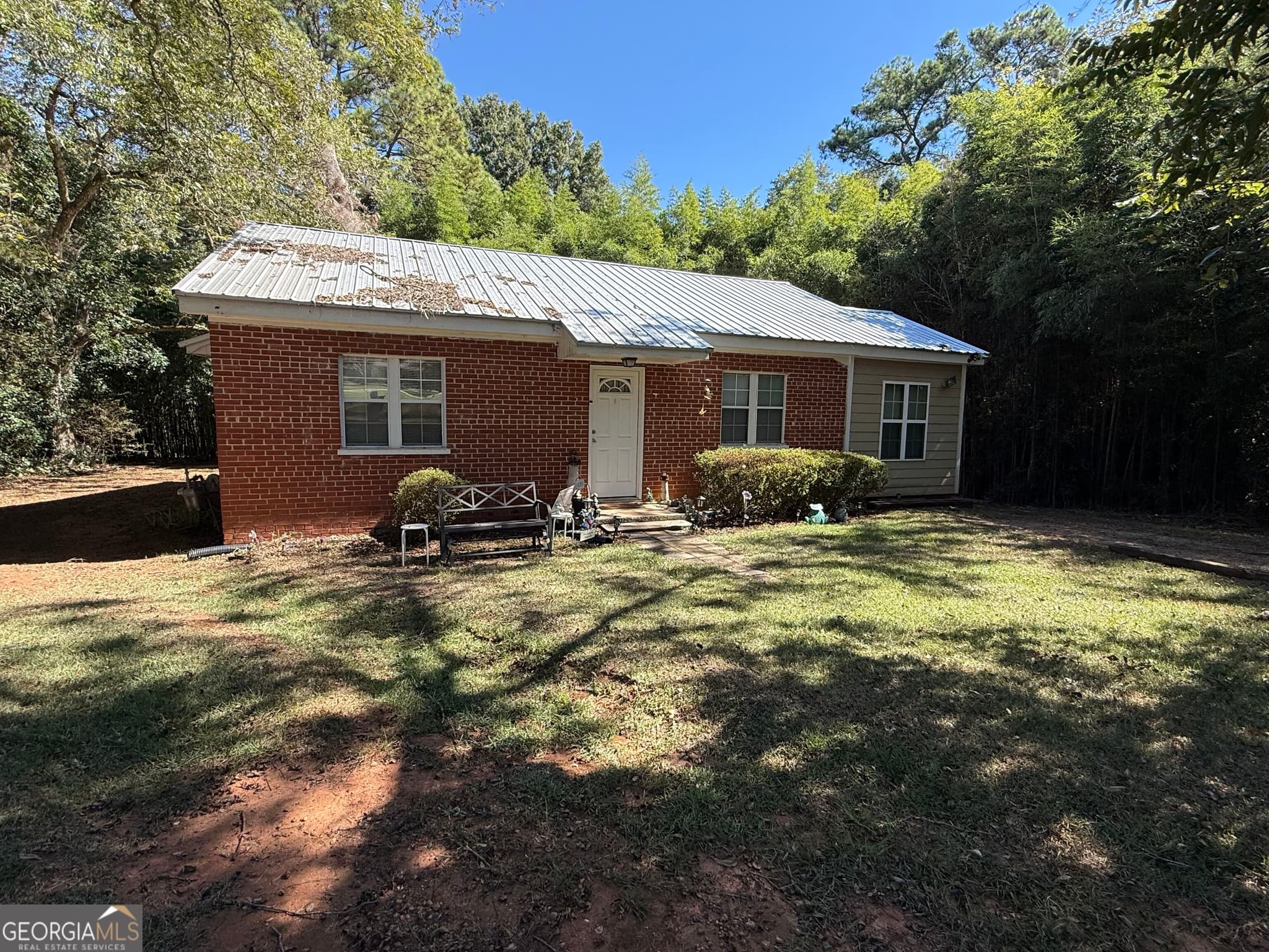 2 bedroom, 1 bathroom, 1,148 sq ft single family residence for sale at 539 Highway 18, Barnesville, GA 30204 — photo 2