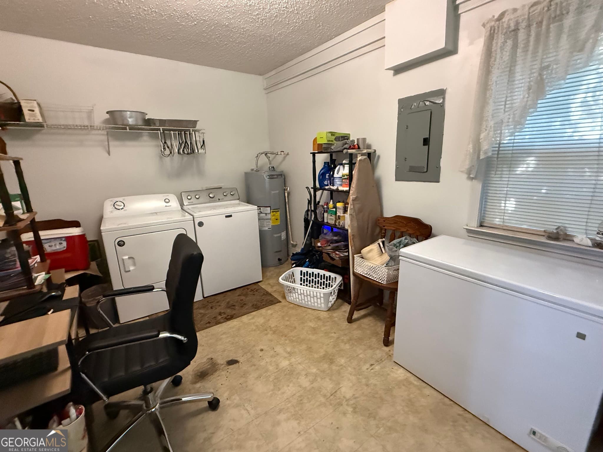 2 bedroom, 1 bathroom, 1,148 sq ft single family residence for sale at 539 Highway 18, Barnesville, GA 30204 — photo 8