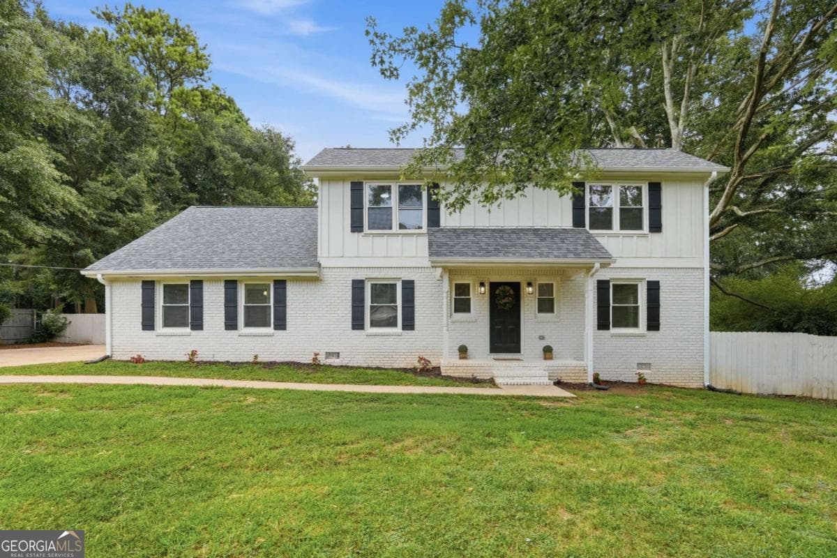 5 bedroom, 3 bathroom, 1,912 sq ft single family residence for sale at 5139 Merry Lane, Gainesville, GA 30504 — photo 1 of 44