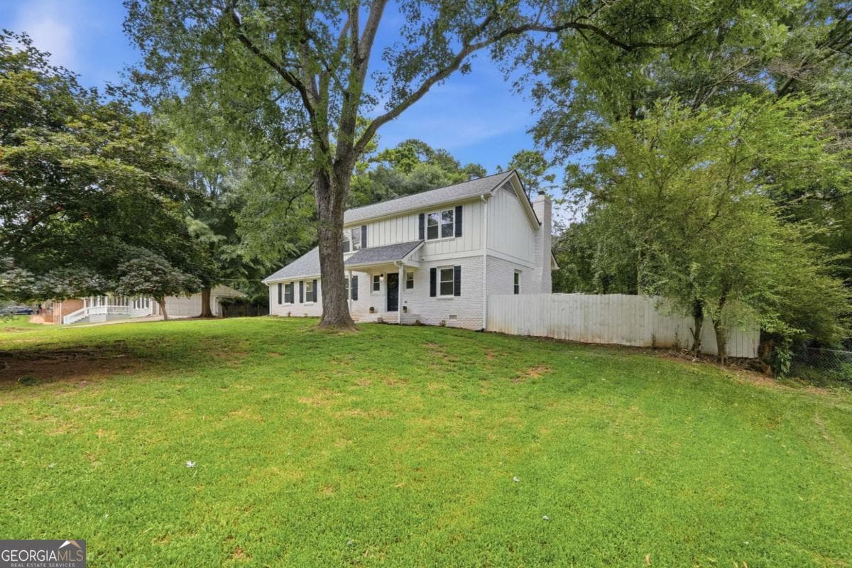 5 bedroom, 3 bathroom, 1,912 sq ft single family residence for sale at 5139 Merry Lane, Gainesville, GA 30504 — photo 5