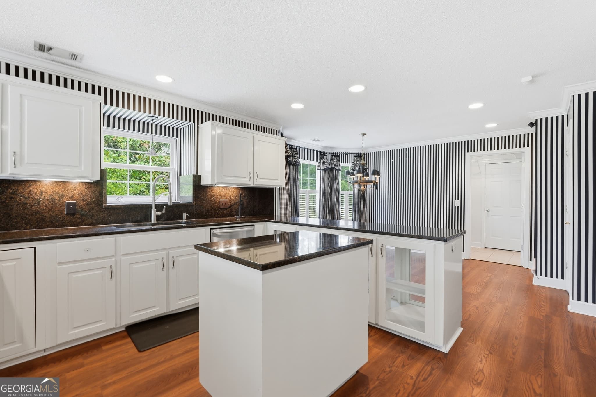 3 bedroom, 2.5 bathroom, 2,684 sq ft single family residence for sale at 18 Purple Martin Lane, Savannah, GA 31419 — photo 9