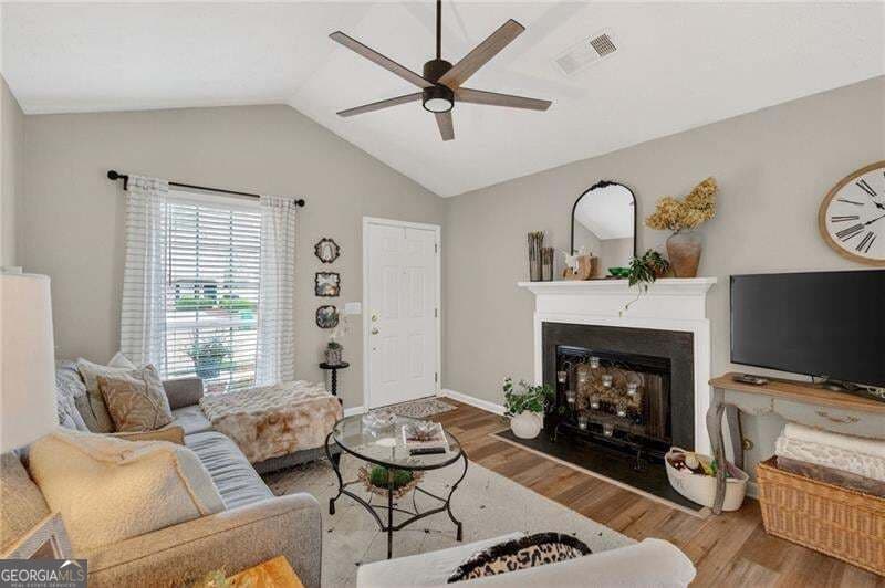 2 bedroom, 2 bathroom, 912 sq ft single family residence for sale at 513 Stanford Place, Woodstock, GA 30188 — photo 5