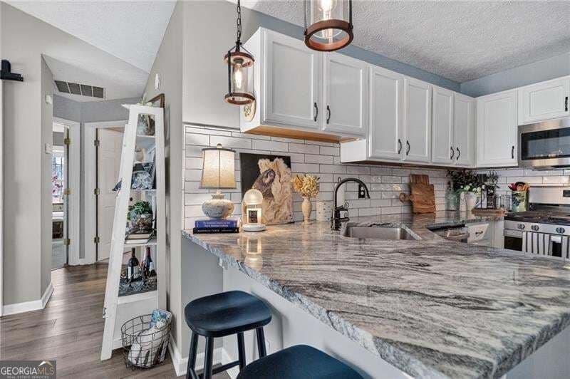 2 bedroom, 2 bathroom, 912 sq ft single family residence for sale at 513 Stanford Place, Woodstock, GA 30188 — photo 9