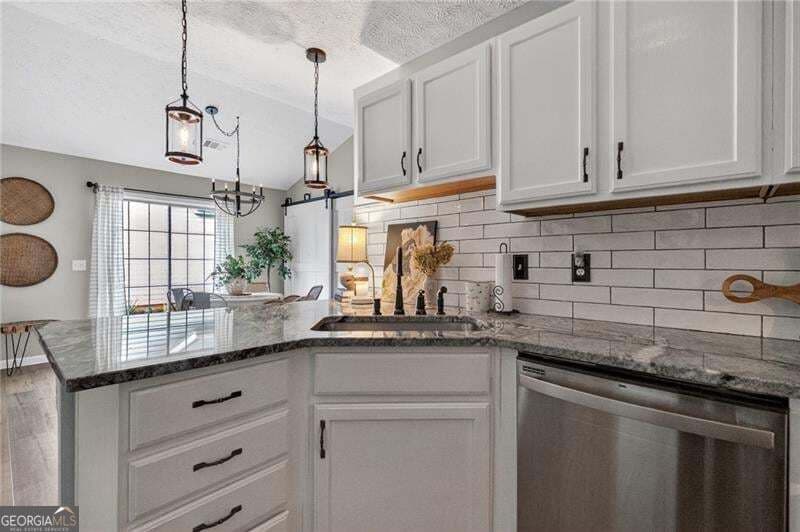 2 bedroom, 2 bathroom, 912 sq ft single family residence for sale at 513 Stanford Place, Woodstock, GA 30188 — photo 10