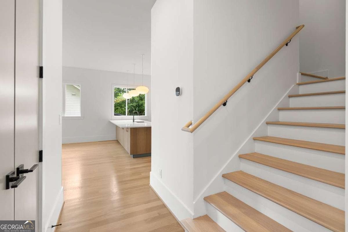 4 bedroom, 3.5 bathroom, 2,275 sq ft single family residence for sale at 1112 Kirkwood Avenue, Atlanta, GA 30316 — photo 9