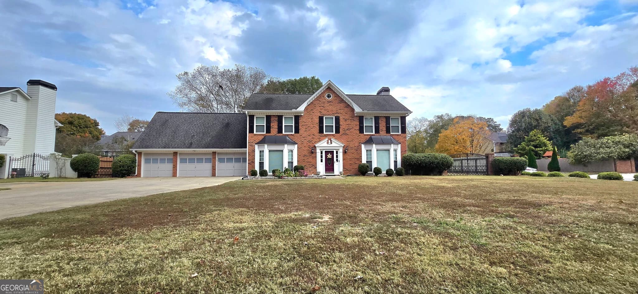 4 bedroom, 2.5 bathroom, 2,306 sq ft single family residence for rent at 5280 W JONES BRIDGE Road, Peachtree Corners, GA 30092 for $2,800 a month — photo 1 of 1
