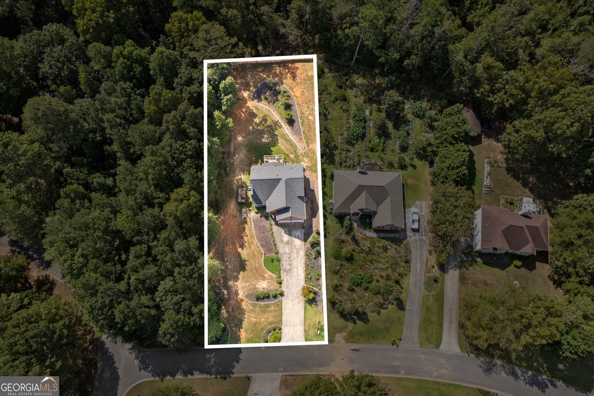 4 bedroom, 2.5 bathroom, 2,376 sq ft single family residence for sale at 11 Harbor Lane, White, GA 30184 — photo 4
