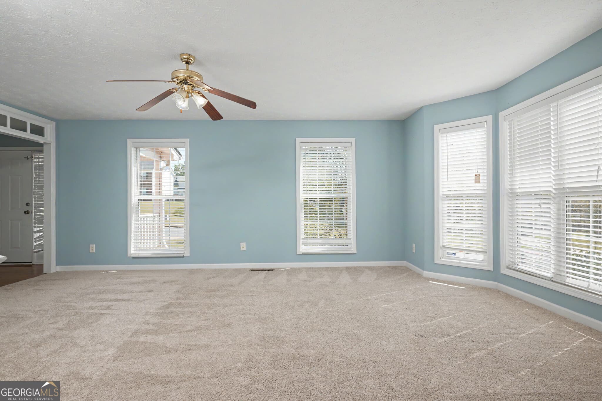 4 bedroom, 2.5 bathroom, 2,633 sq ft single family residence for sale at 339 Meadow Farm Lane, Lawrenceville, GA 30045 — photo 9