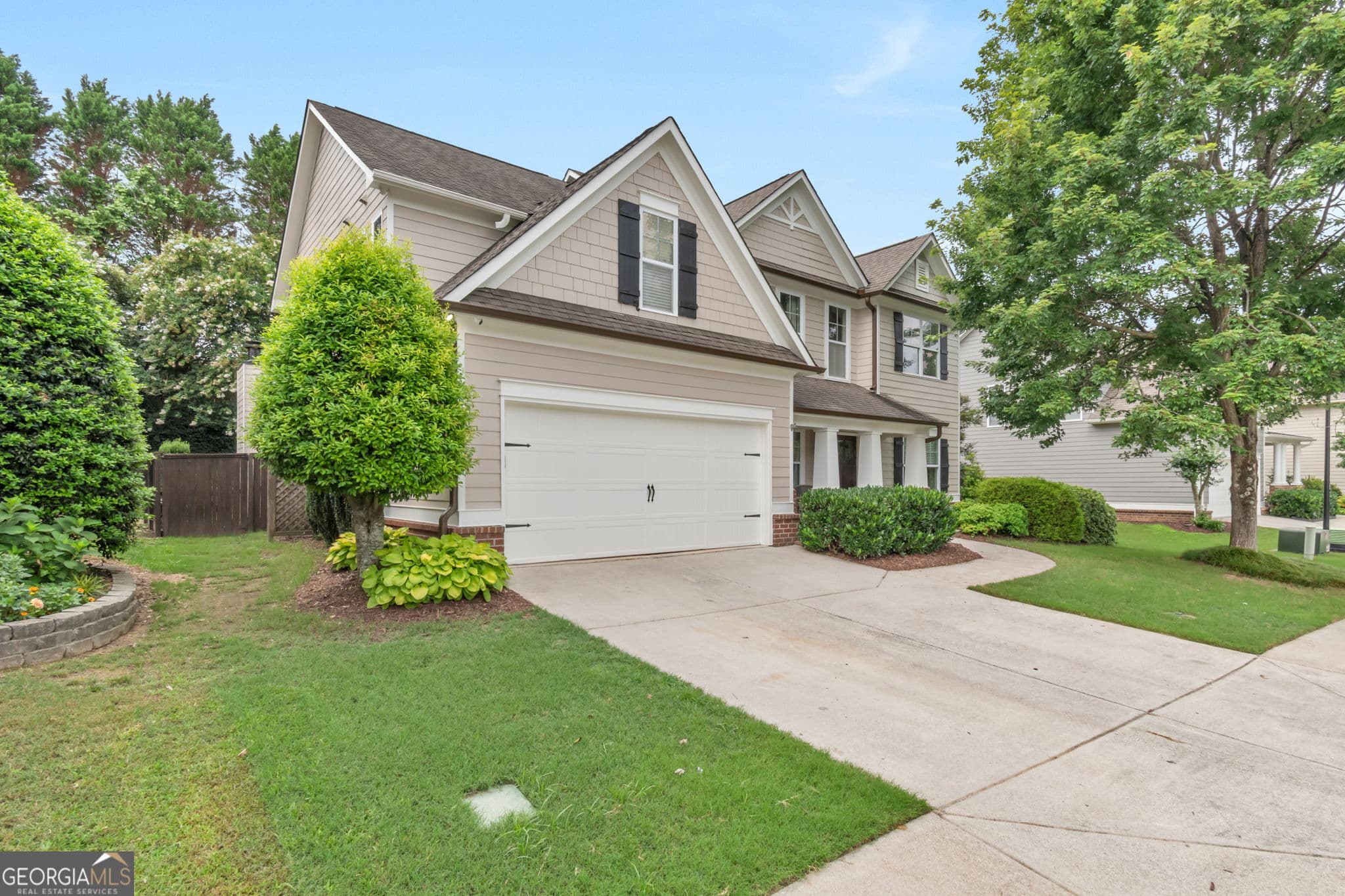 5 bedroom, 3 bathroom, 3,825 sq ft single family residence for sale at 6040 Park Bend Avenue, Braselton, GA 30517 — photo 2