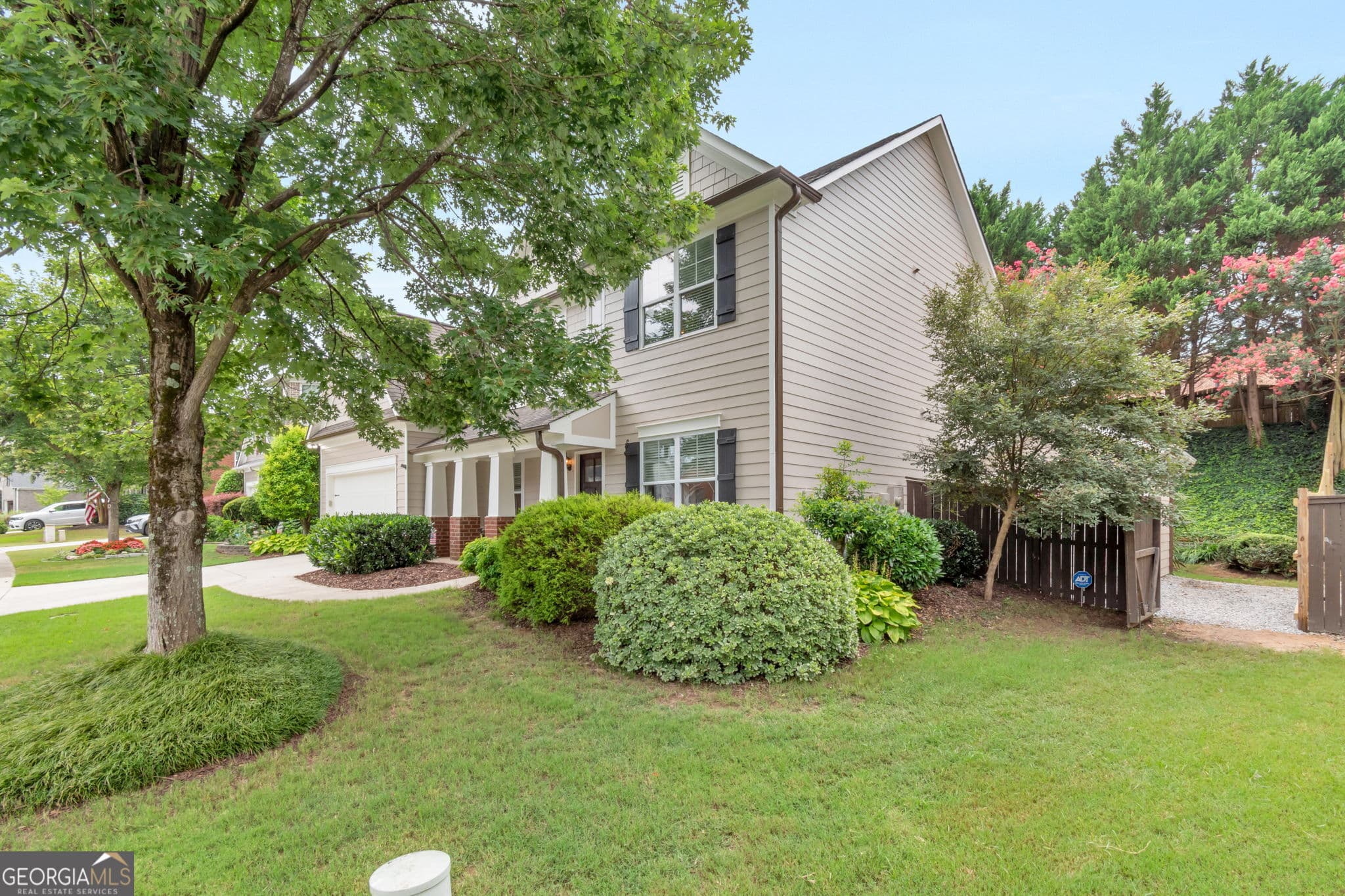 5 bedroom, 3 bathroom, 3,825 sq ft single family residence for sale at 6040 Park Bend Avenue, Braselton, GA 30517 — photo 3