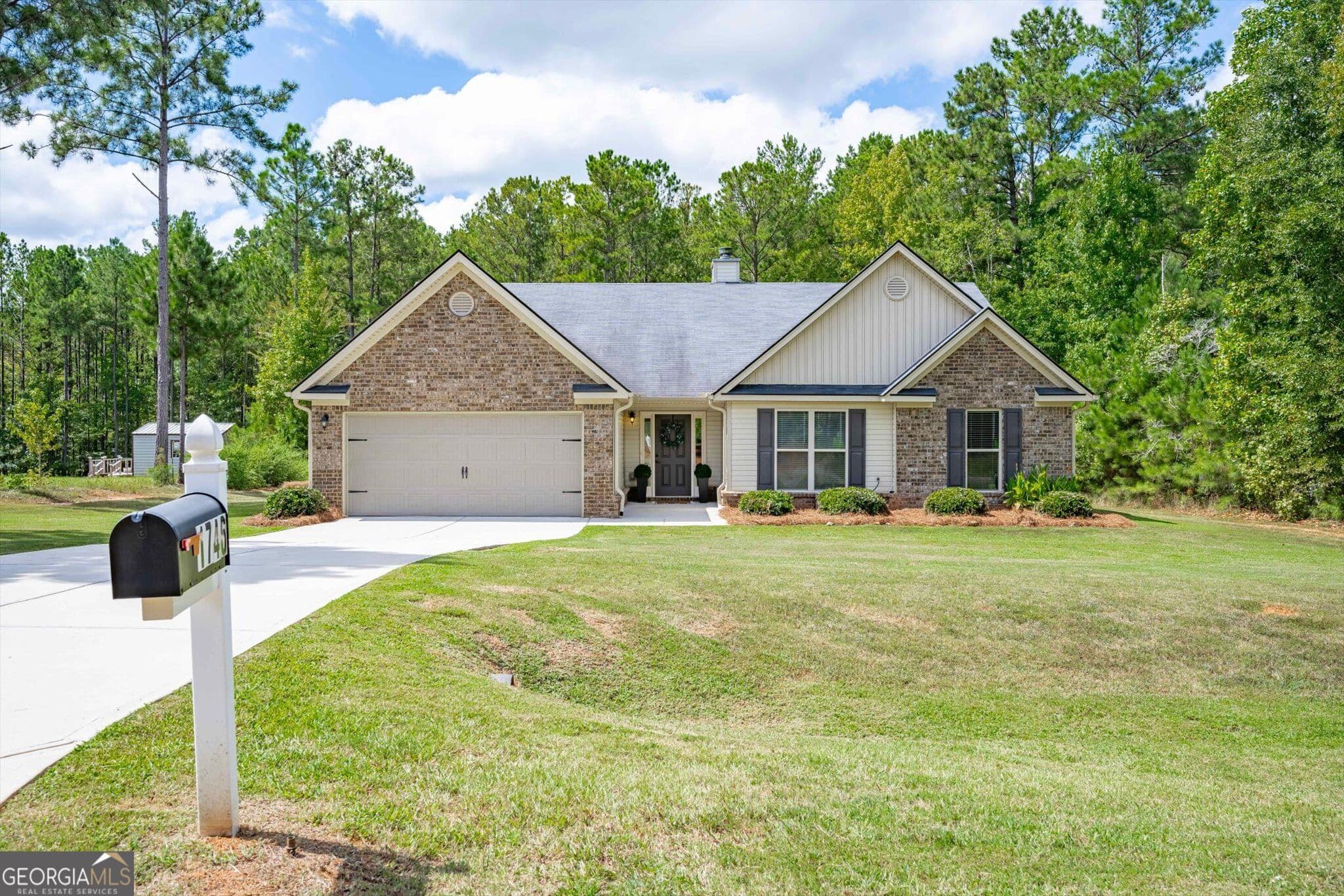 4 bedroom, 2.5 bathroom, 2,324 sq ft single family residence for sale at 1746 Sara Hunter Lane, Milledgeville, GA 31061 — photo 2