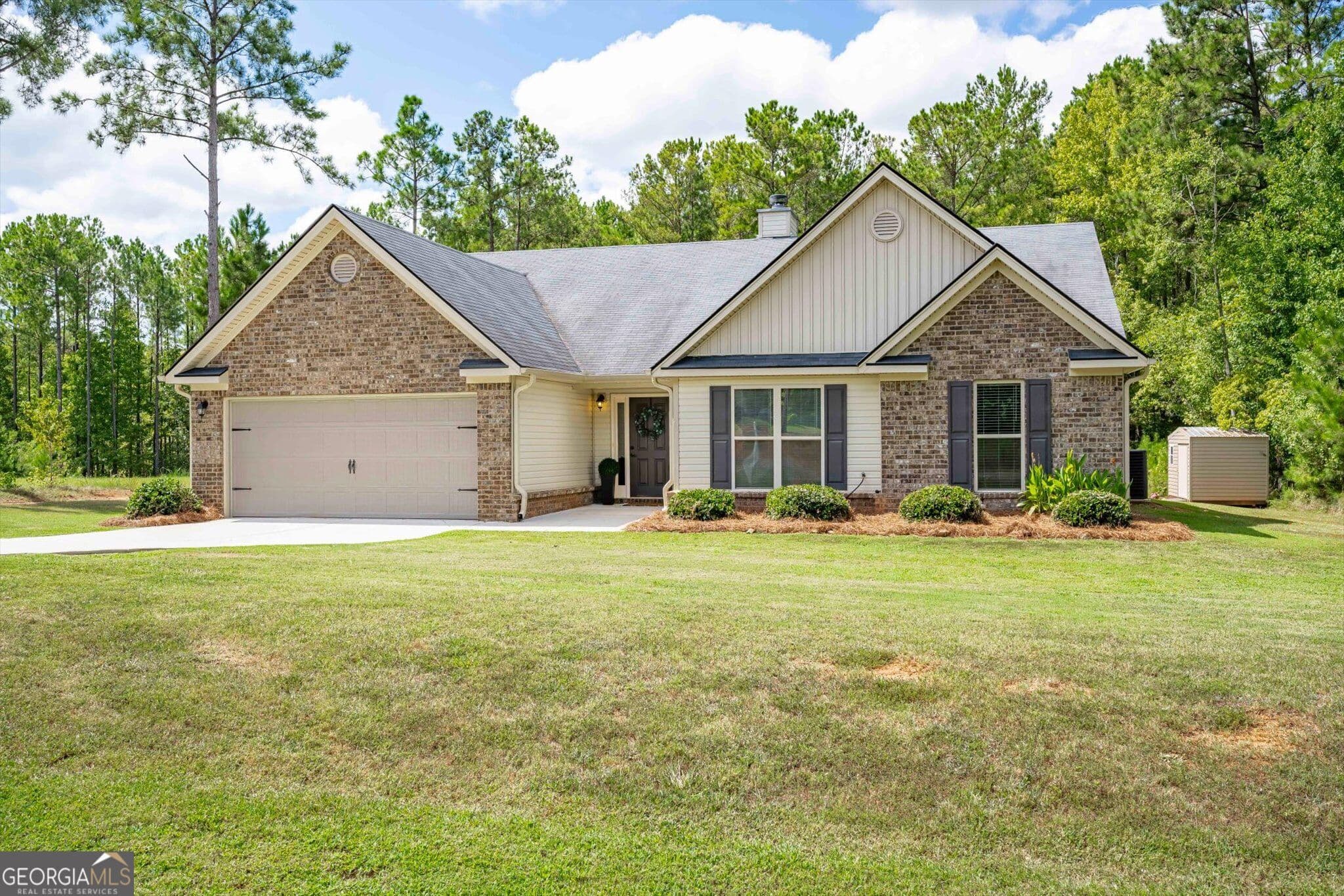 4 bedroom, 2.5 bathroom, 2,324 sq ft single family residence for sale at 1746 Sara Hunter Lane, Milledgeville, GA 31061 — photo 1 of 54