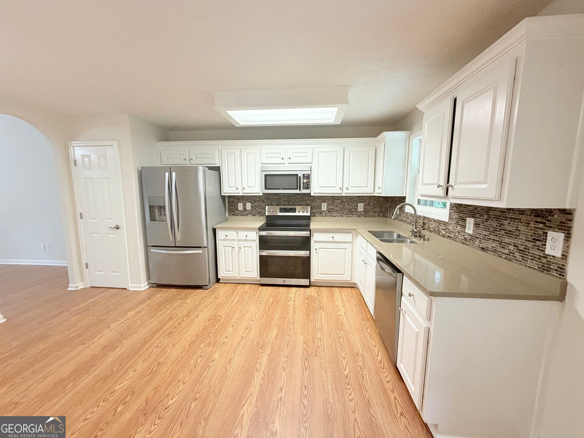 4 bedroom, 3 bathroom, 2,106 sq ft single family residence for sale at 112 Platte Street, Winder, GA 30680 — photo 2