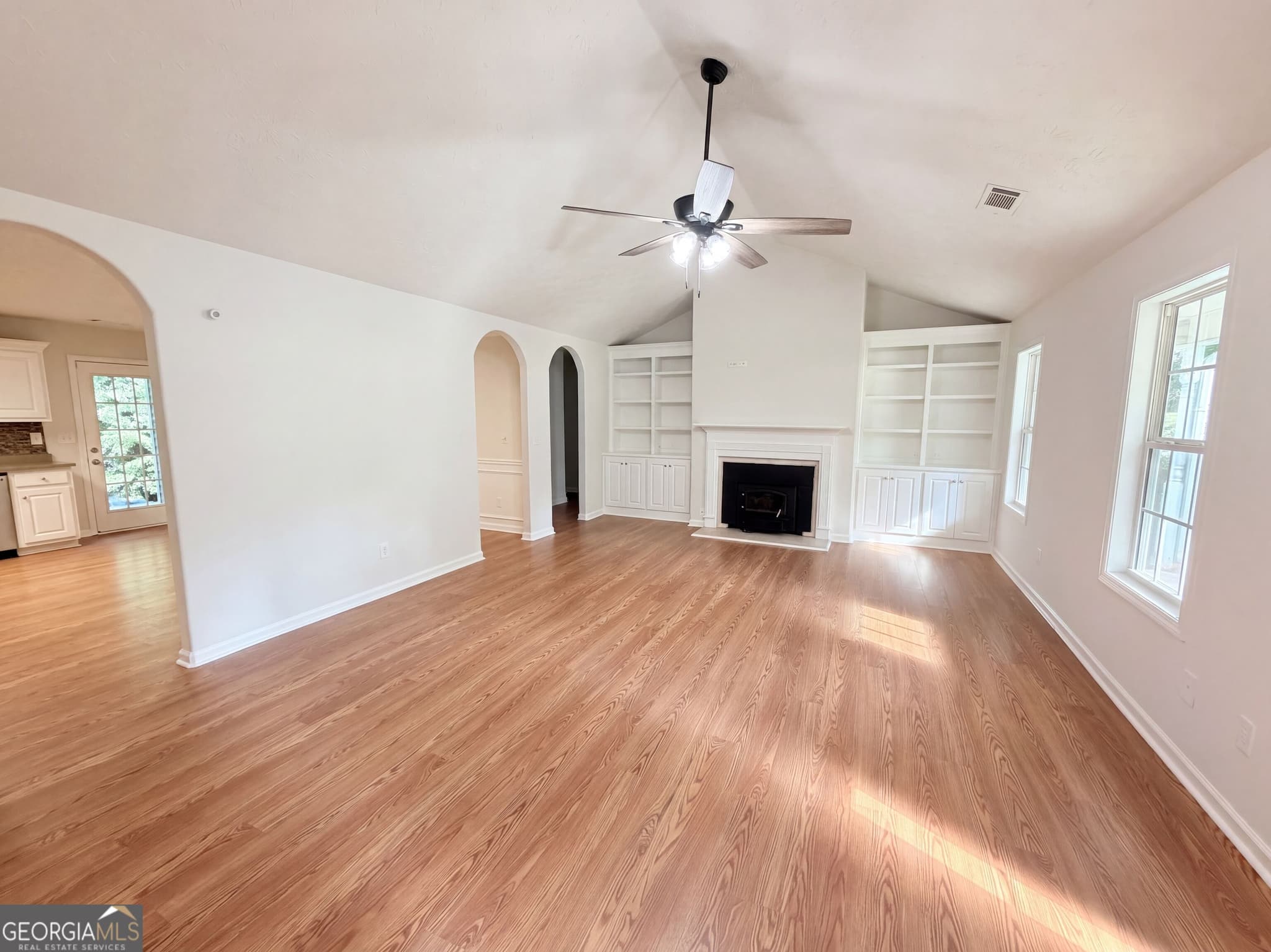 4 bedroom, 3 bathroom, 2,106 sq ft single family residence for sale at 112 Platte Street, Winder, GA 30680 — photo 3