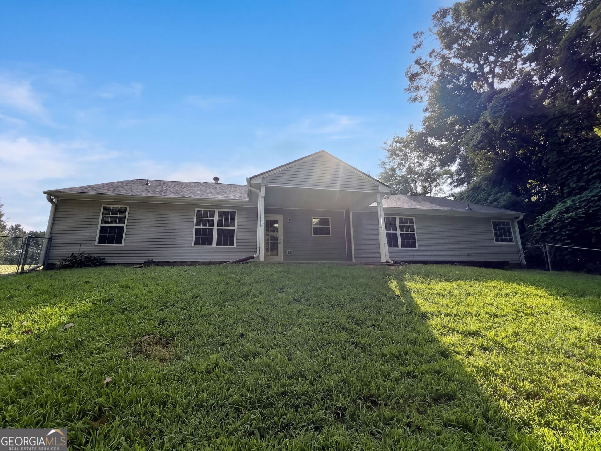 4 bedroom, 3 bathroom, 2,106 sq ft single family residence for sale at 112 Platte Street, Winder, GA 30680 — photo 5