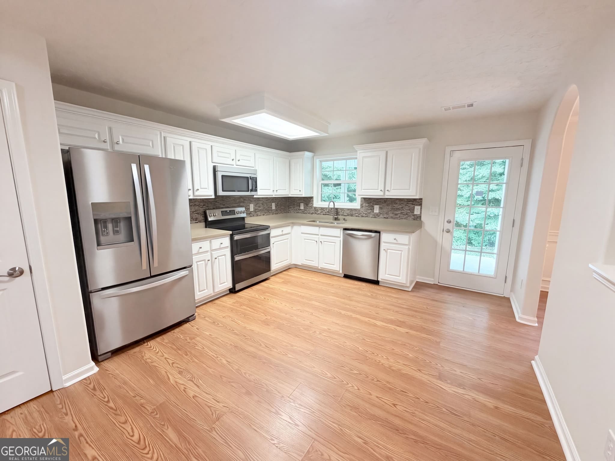 4 bedroom, 3 bathroom, 2,106 sq ft single family residence for sale at 112 Platte Street, Winder, GA 30680 — photo 10