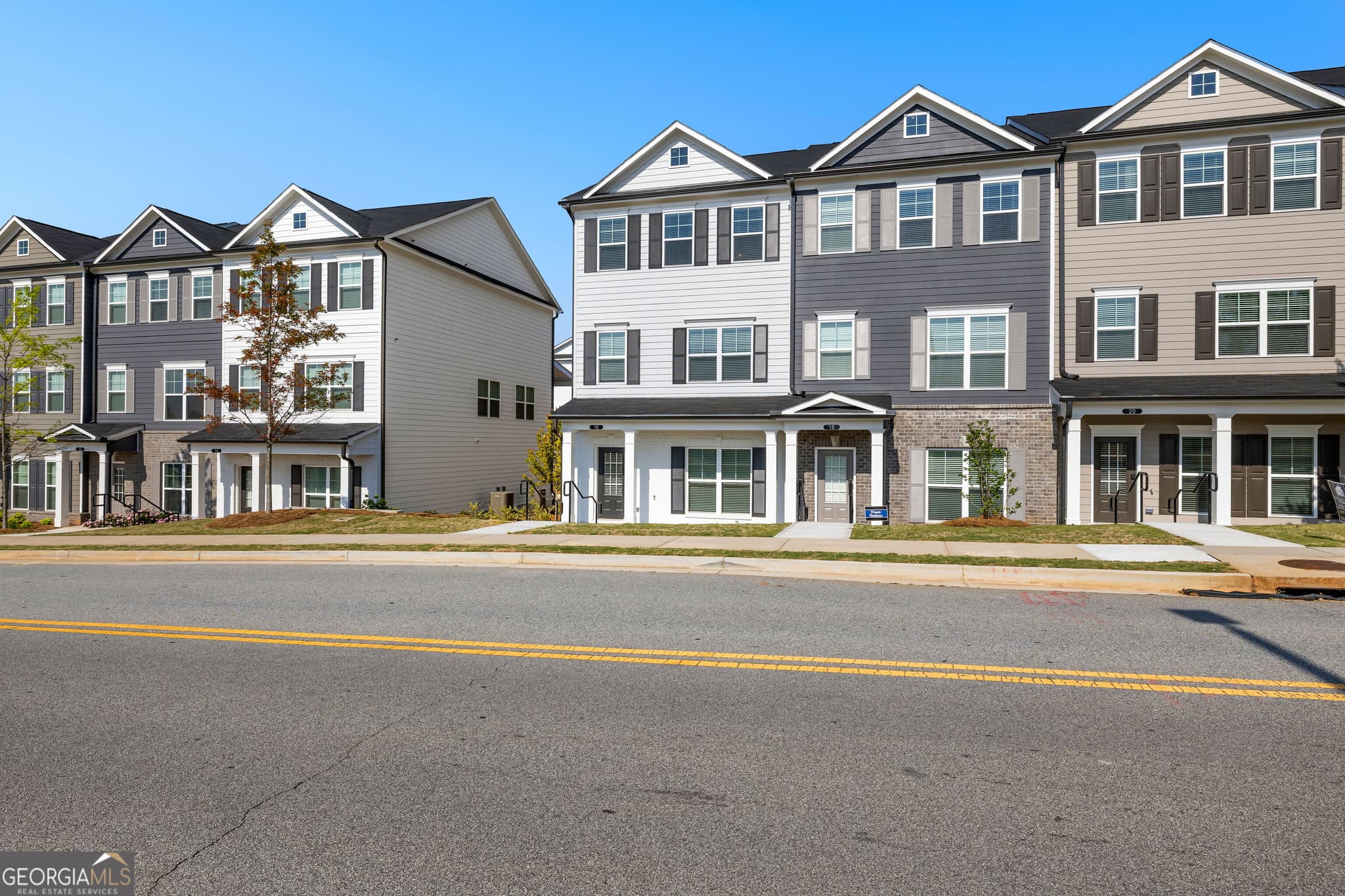 3 bedroom, 3.5 bathroom, 1,919 sq ft condominium for sale at 27 Cobalt Lane 77, Newnan, GA 30265