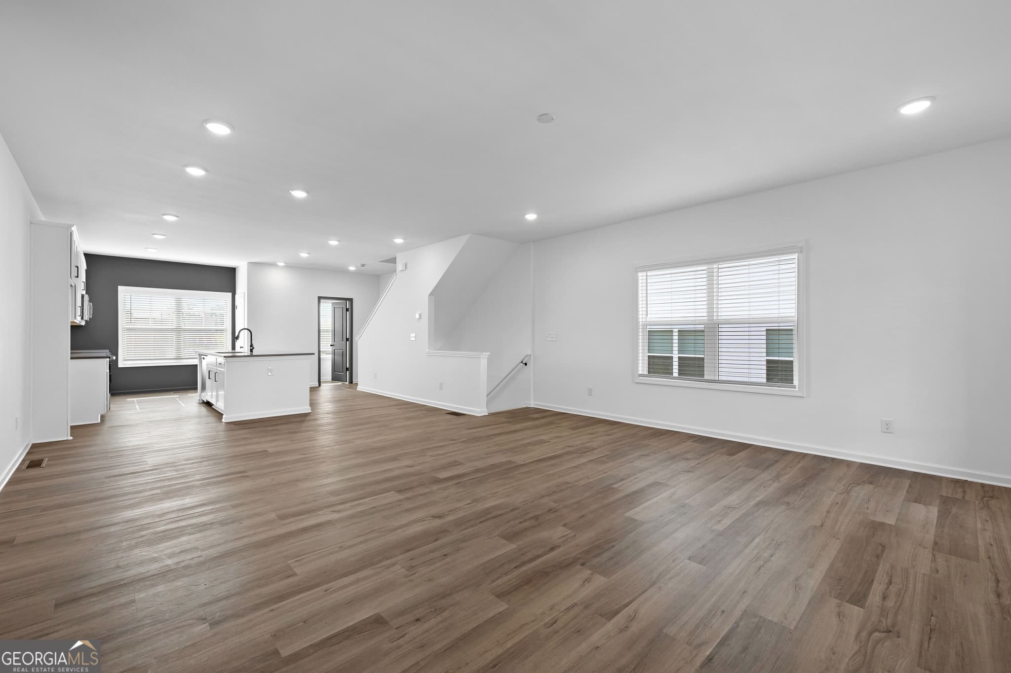 3 bedroom, 3.5 bathroom, 1,919 sq ft condominium for sale at 27 Cobalt Lane 77, Newnan, GA 30265 — photo 8