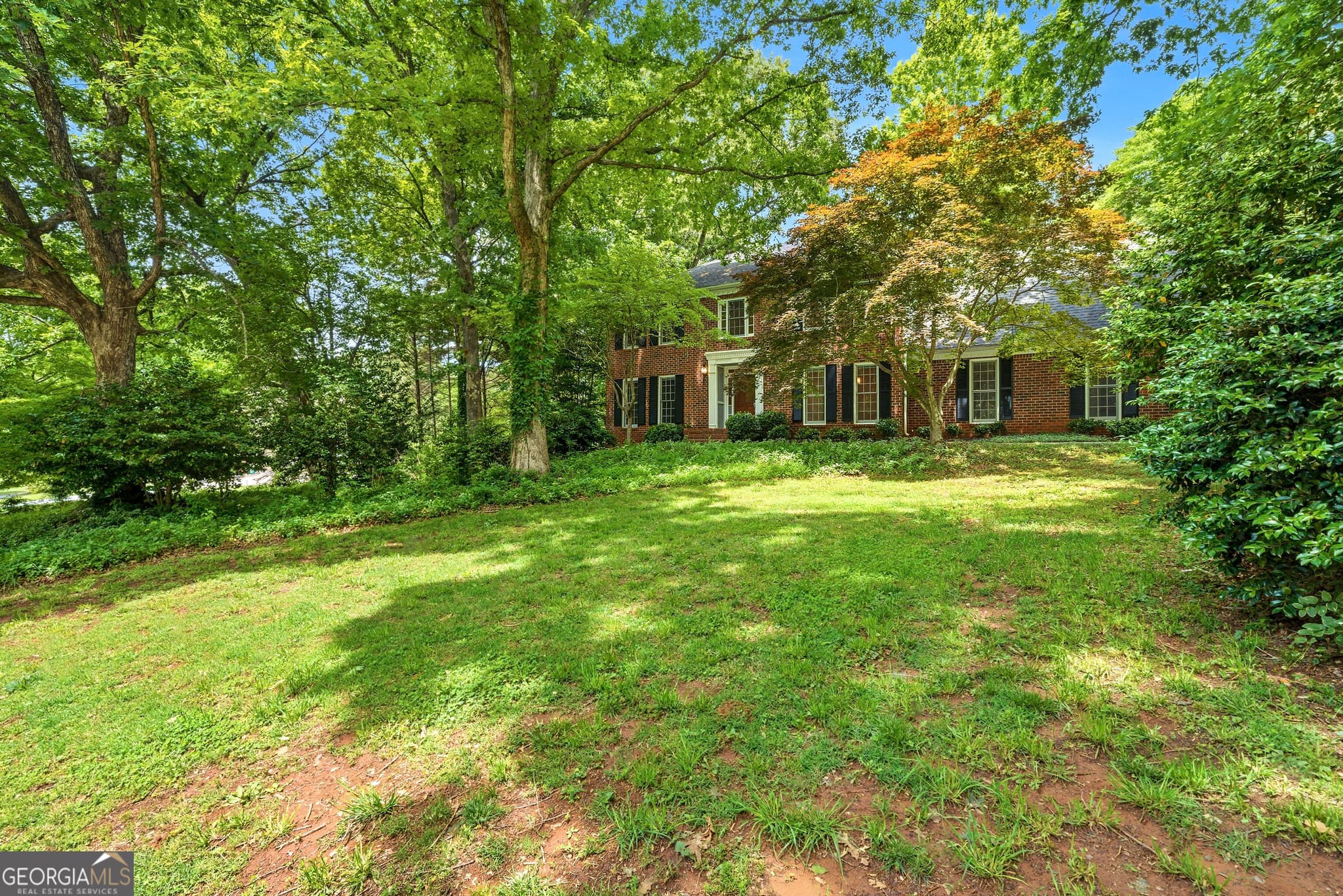 5 bedroom, 2.5 bathroom, 3,458 sq ft single family residence for sale at 100 Lakemont Circle, Fayetteville, GA 30215 — photo 4