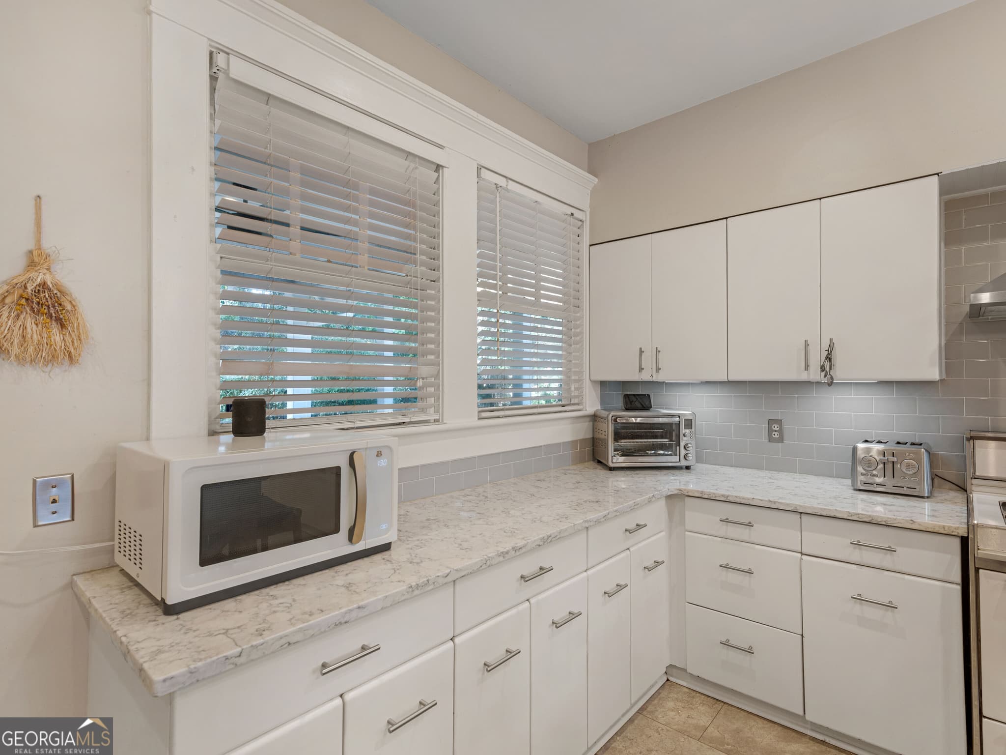 4 bedroom, 2 bathroom, 2,148 sq ft single family residence for sale at 192 Corbin Avenue, Macon, GA 31204 — photo 5