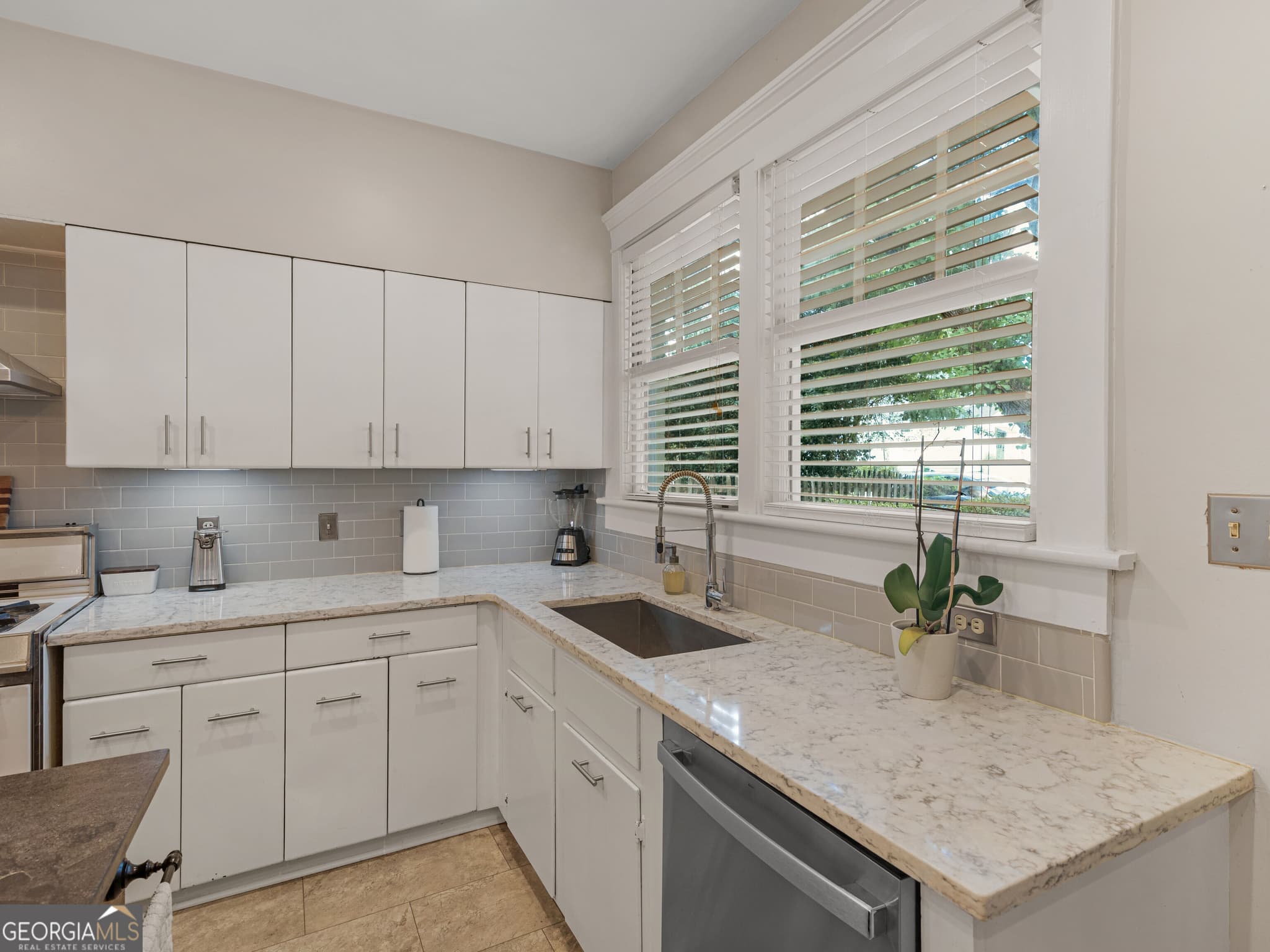 4 bedroom, 2 bathroom, 2,148 sq ft single family residence for sale at 192 Corbin Avenue, Macon, GA 31204 — photo 9