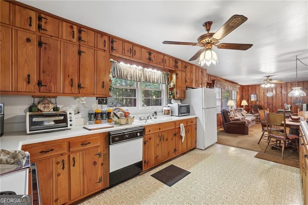 3 bedroom, 3 bathroom, 1,779 sq ft single family residence for sale at 294 Elden Drive, Sandy Springs, GA 30342 — photo 8