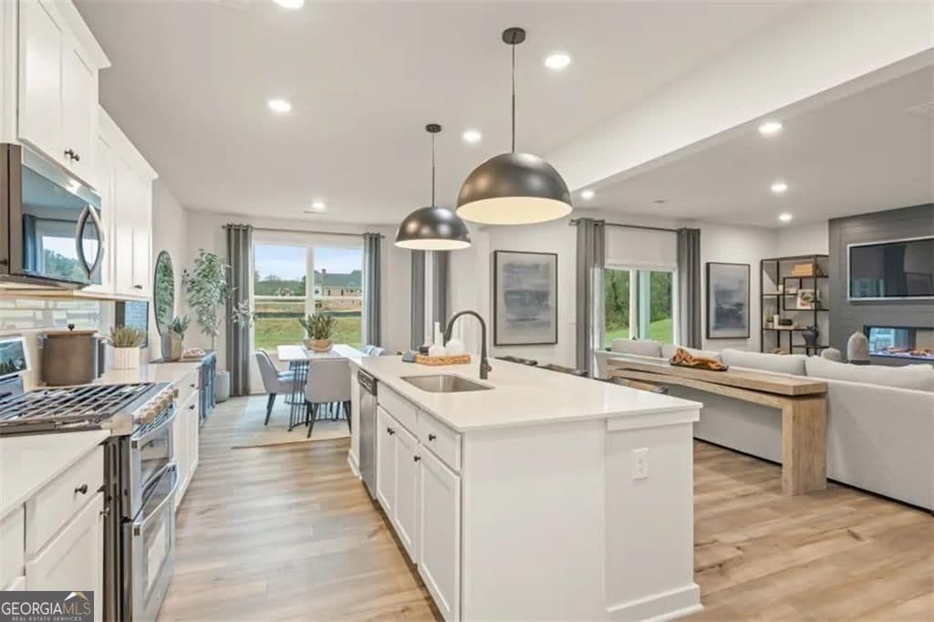 5 bedroom, 4 bathroom, 3,403 sq ft single family residence for sale at 408 Province Court, Canton, GA 30115 — photo 6