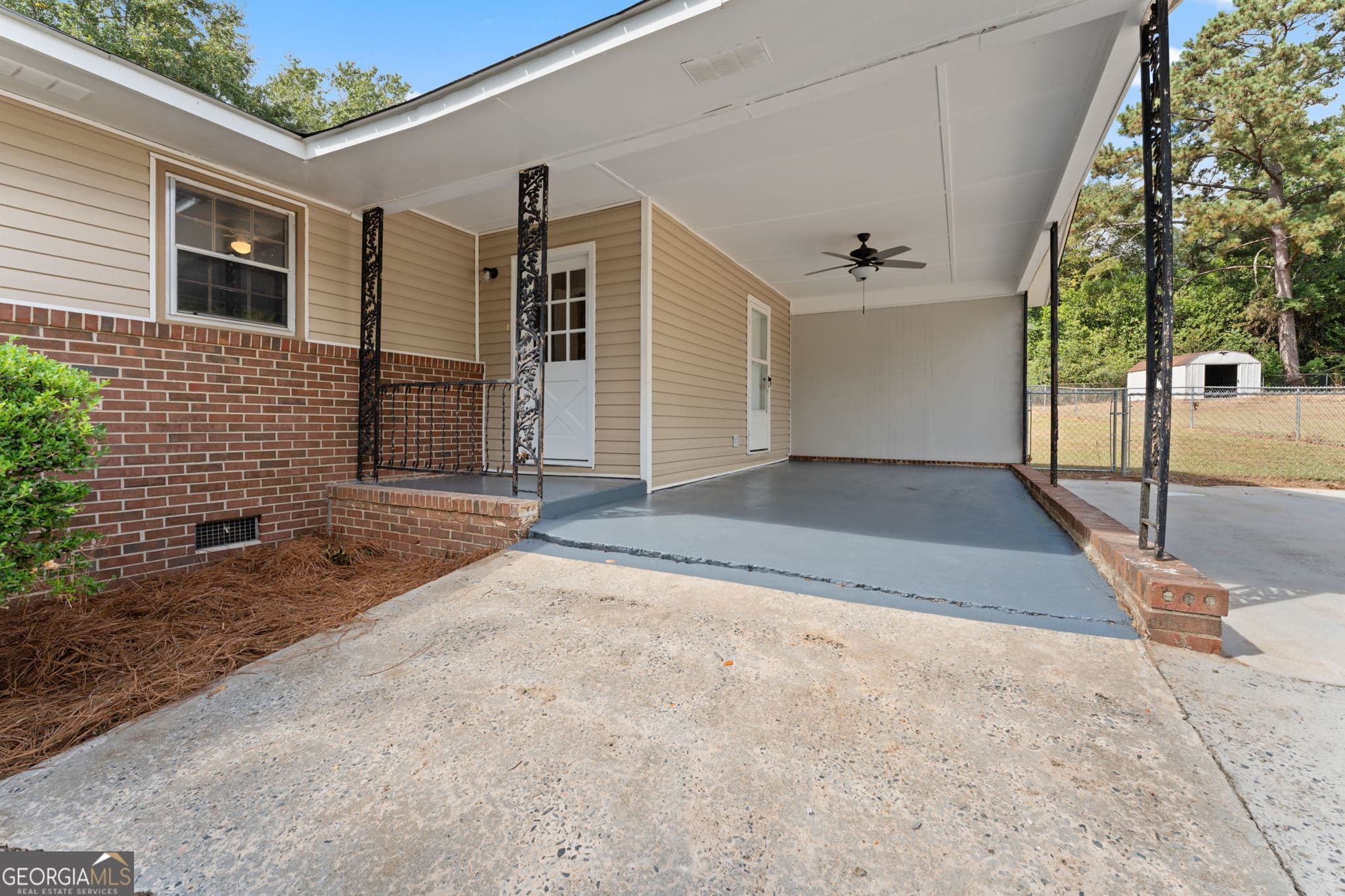 3 bedroom, 1.5 bathroom, 1,852 sq ft single family residence for sale at 203 Bassett Street, Centerville, GA 31028 — photo 3