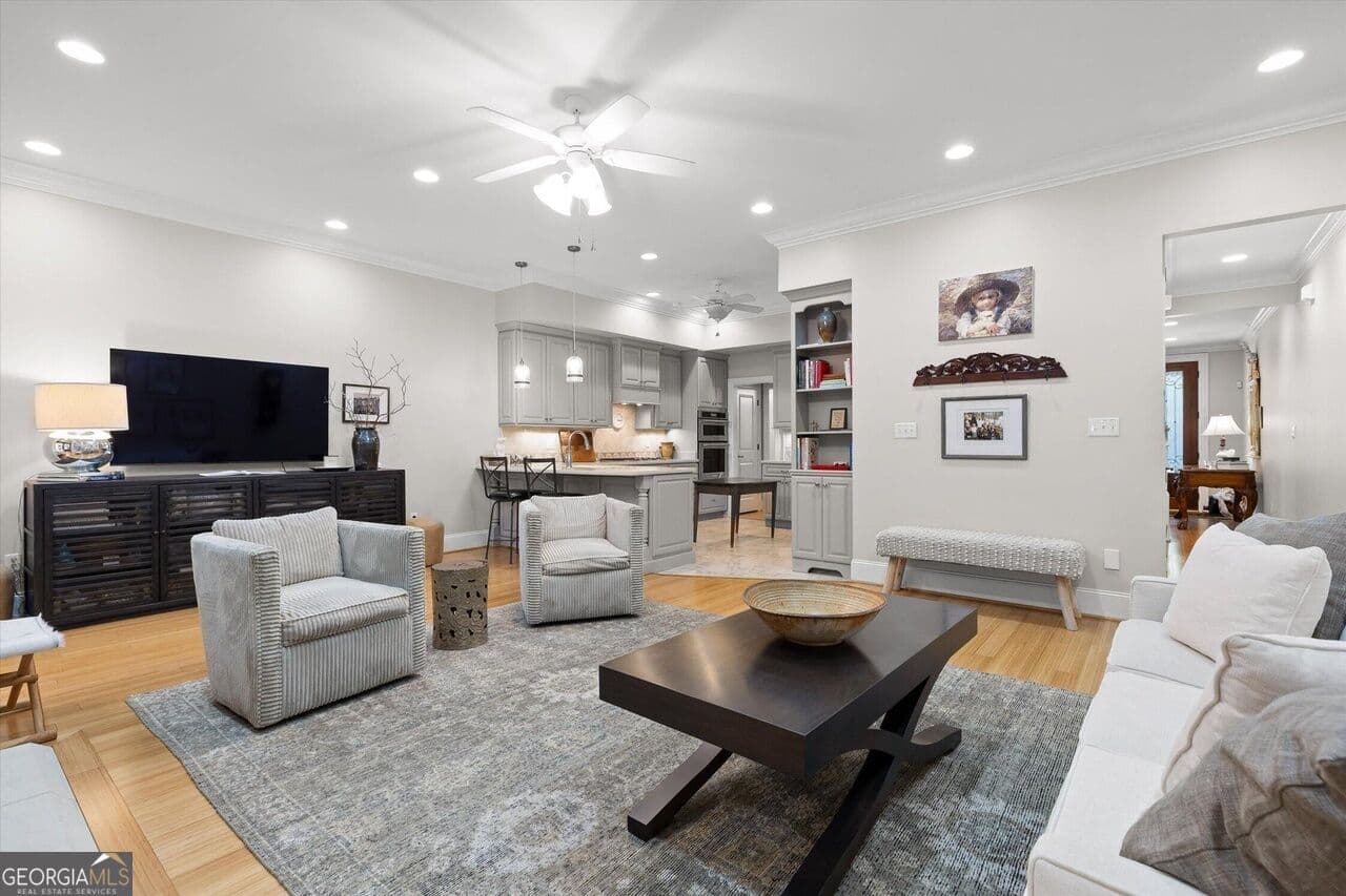 5 bedroom, 4.5 bathroom, 3,752 sq ft townhouse for sale at 224 Cherry Street, Chattanooga, TN 37403 — photo 10