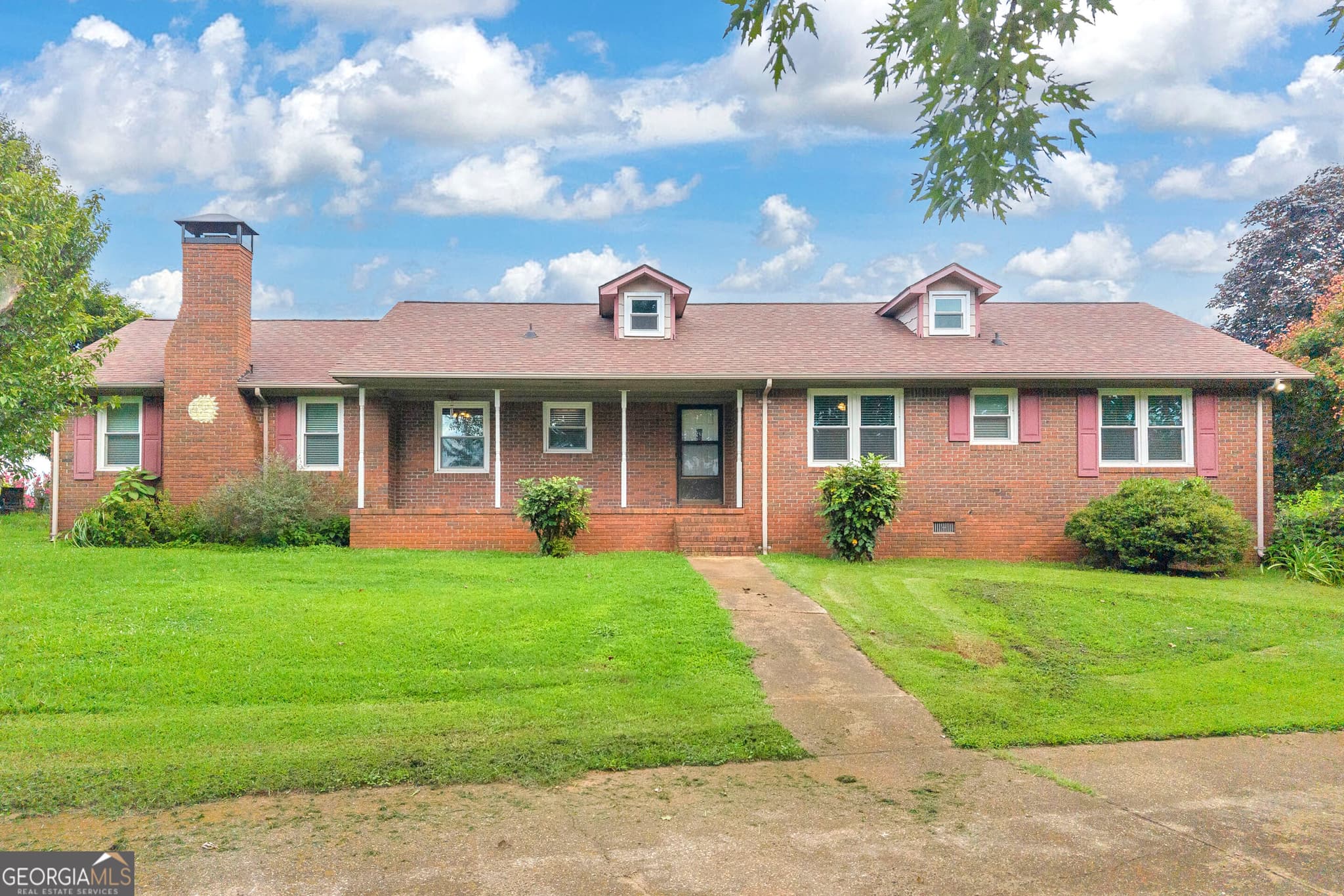 3 bedroom, 2 bathroom, 1,962 sq ft single family residence for sale at 125 Smokerise Drive, Baldwin, GA 30511