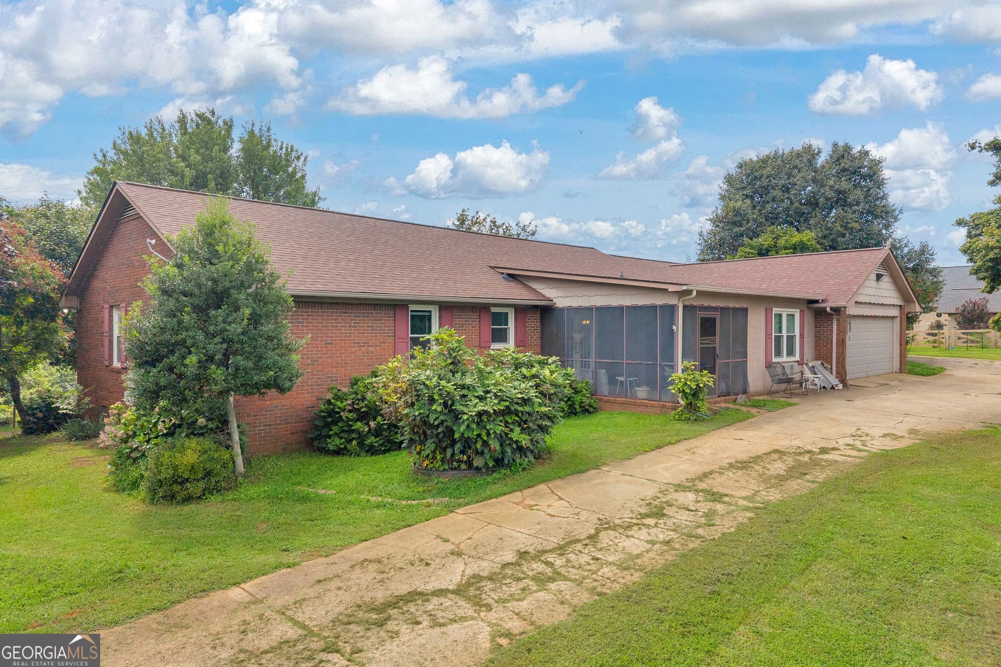 3 bedroom, 2 bathroom, 1,962 sq ft single family residence for sale at 125 Smokerise Drive, Baldwin, GA 30511 — photo 8