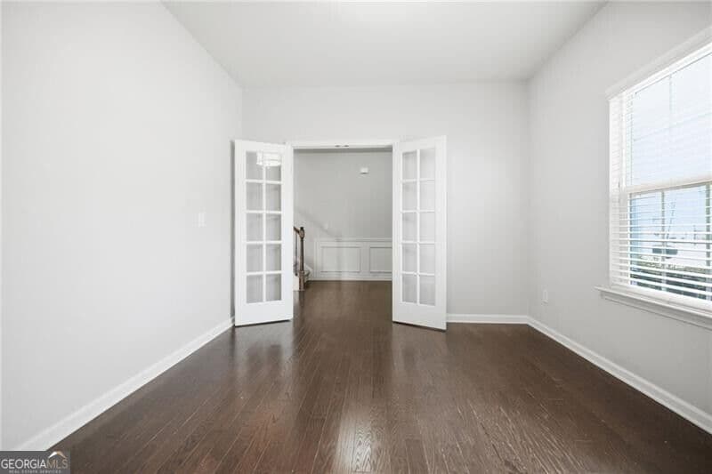 6 bedroom, 3.5 bathroom, 3,372 sq ft single family residence for sale at 603 Stonehurst Lane, Canton, GA 30114 — photo 6