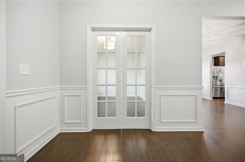 6 bedroom, 3.5 bathroom, 3,372 sq ft single family residence for sale at 603 Stonehurst Lane, Canton, GA 30114 — photo 5