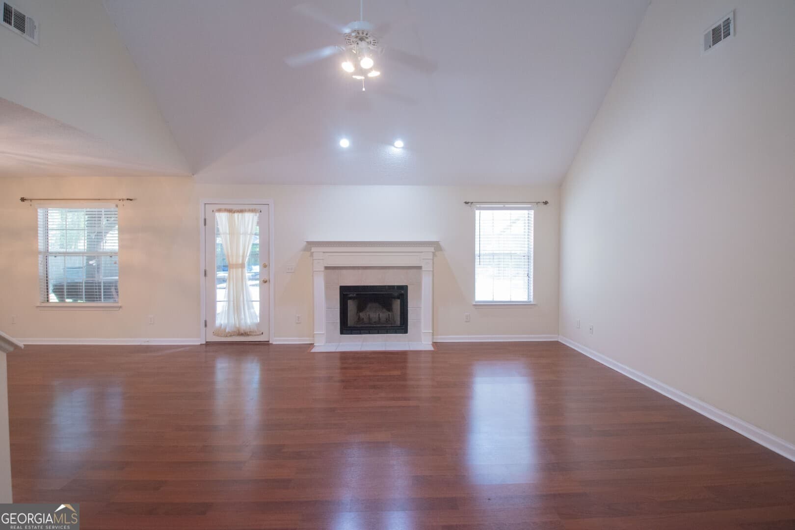 5 bedroom, 3 bathroom, 2,462 sq ft single family residence under contract at 245 Chase Court, St. Marys, GA 31558 — photo 7