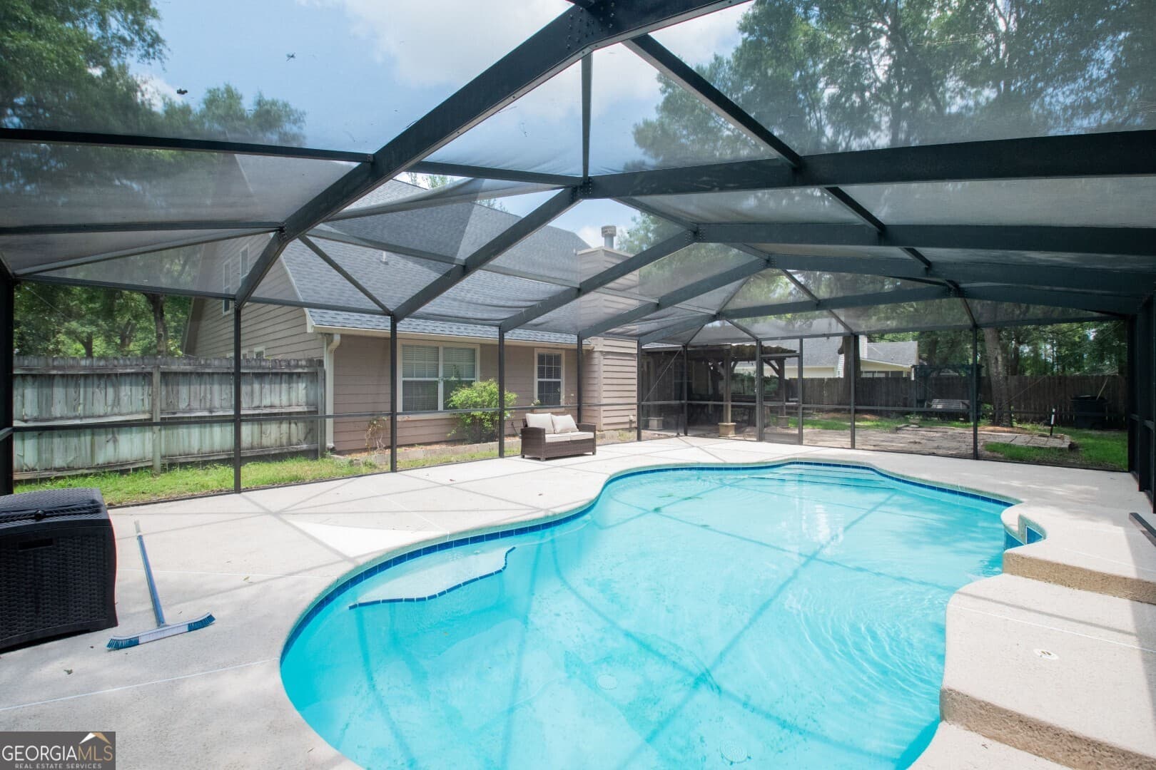 5 bedroom, 3 bathroom, 2,462 sq ft single family residence under contract at 245 Chase Court, St. Marys, GA 31558 — photo 3