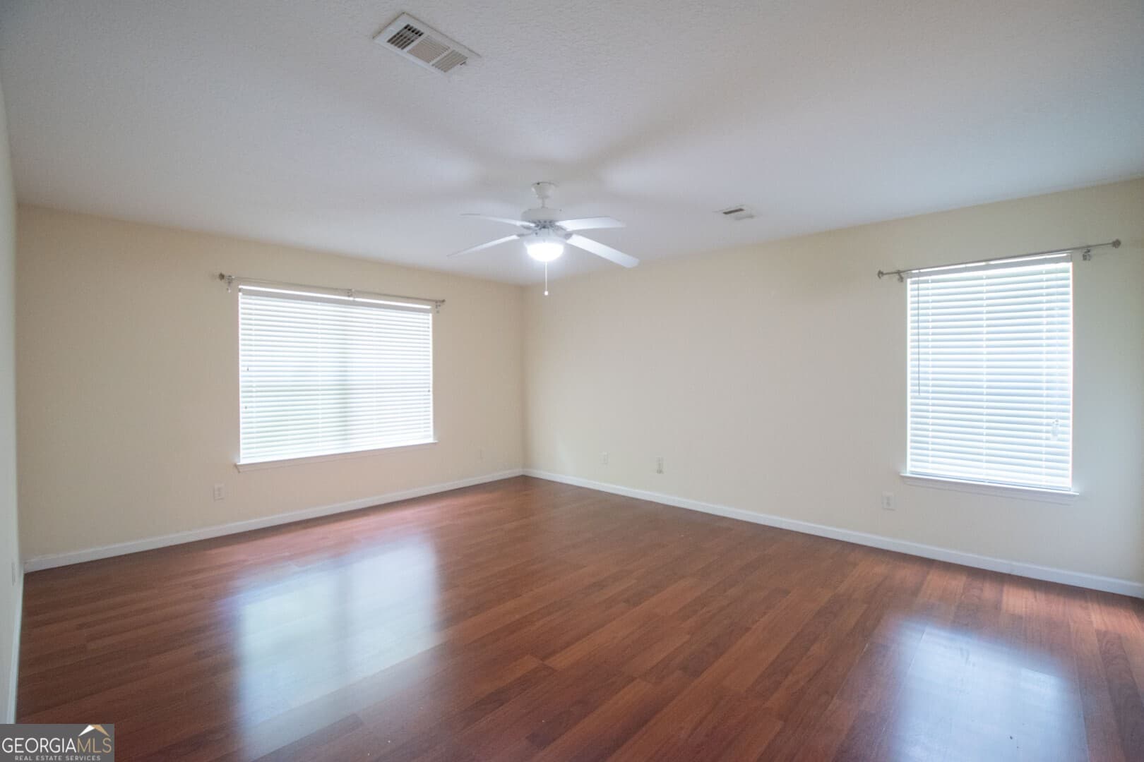 5 bedroom, 3 bathroom, 2,462 sq ft single family residence under contract at 245 Chase Court, St. Marys, GA 31558 — photo 9