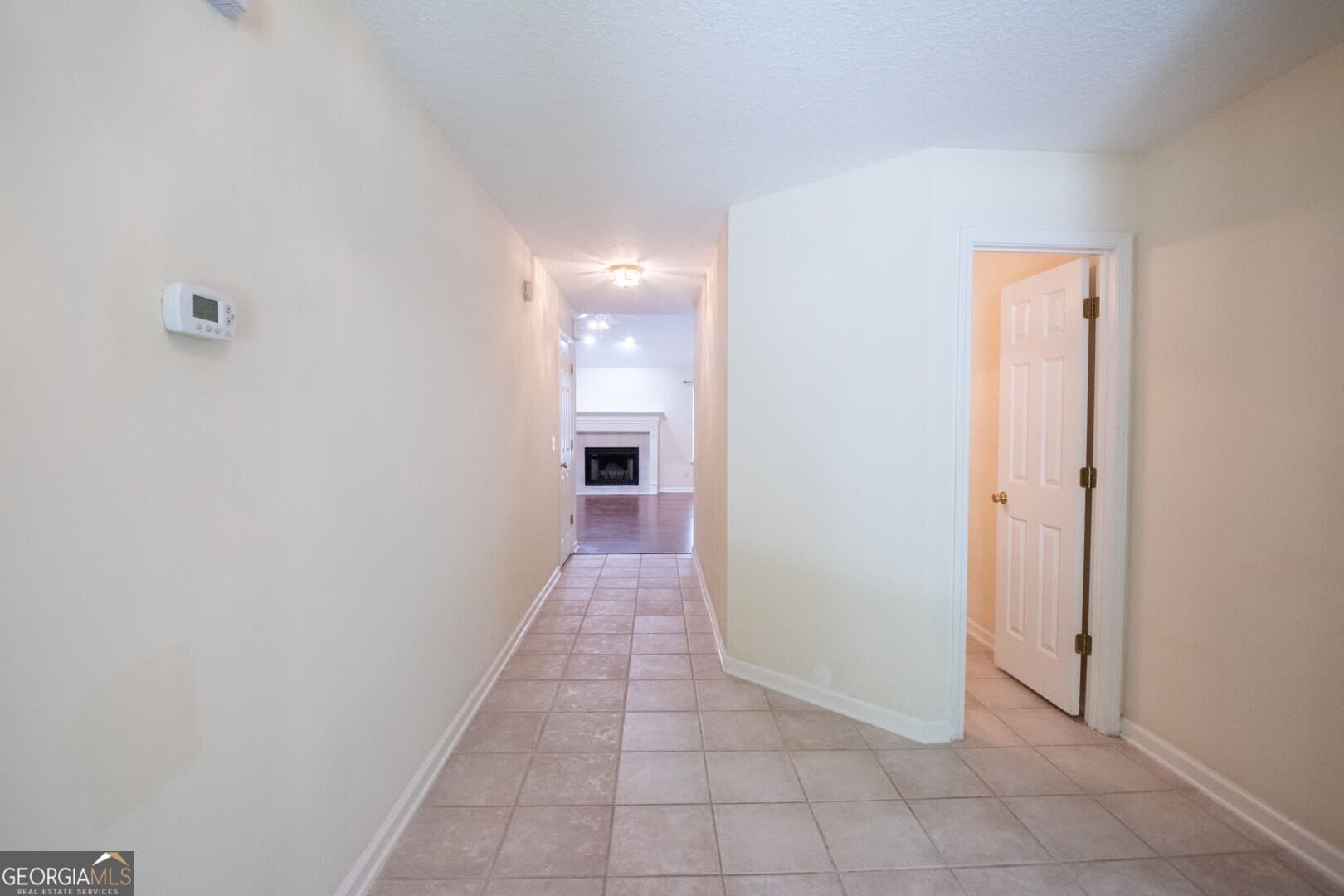 5 bedroom, 3 bathroom, 2,462 sq ft single family residence under contract at 245 Chase Court, St. Marys, GA 31558 — photo 4