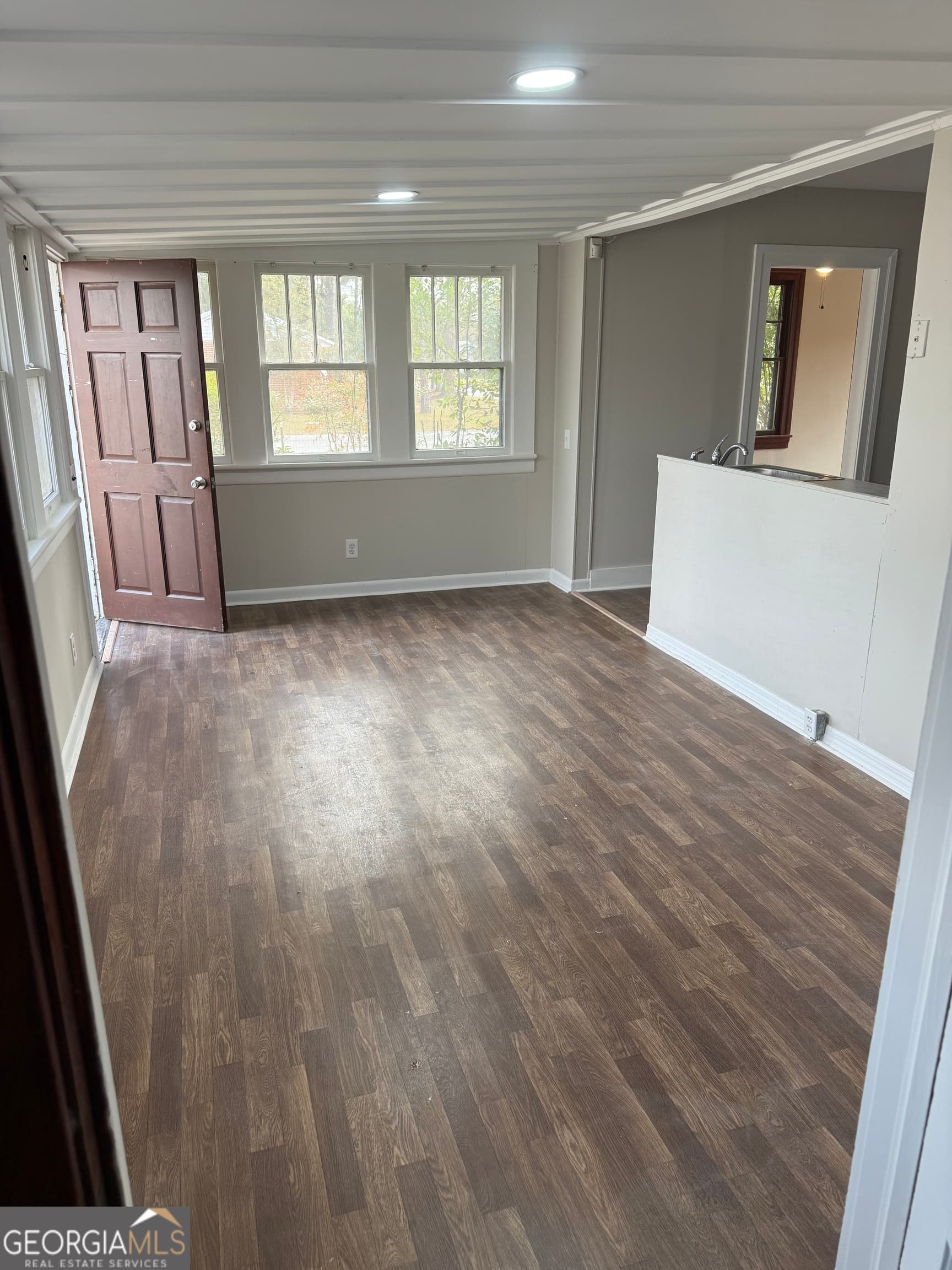 3 bedroom, 2 bathroom, 1,562 sq ft single family residence for sale at 1302 Elizabeth Street, Waycross, GA 31503 — photo 6
