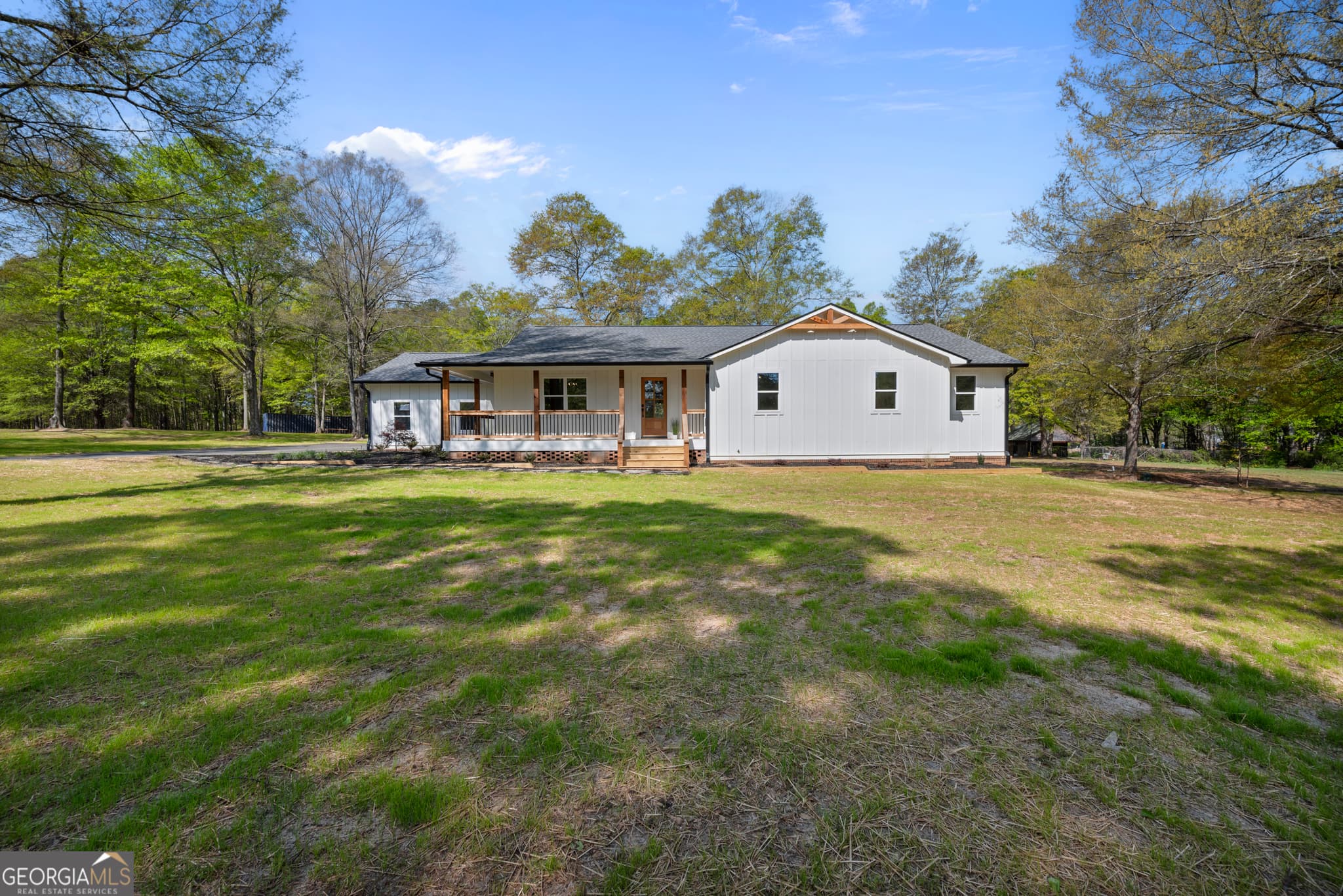 6 bedroom, 4.5 bathroom, 4,789 sq ft single family residence for sale at 401 Coleman Drive, Statham, GA 30666 — photo 7