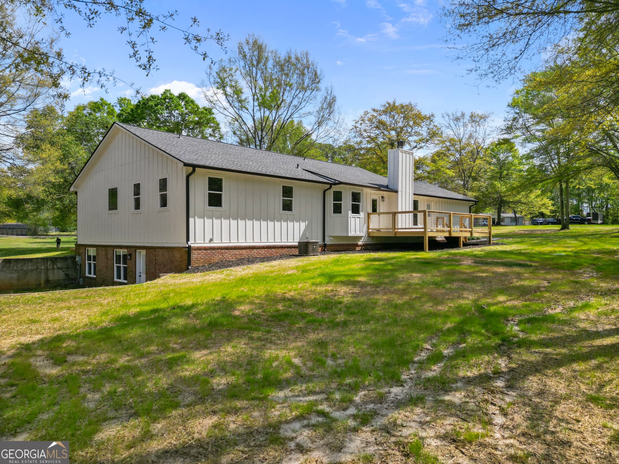 6 bedroom, 4.5 bathroom, 4,789 sq ft single family residence for sale at 401 Coleman Drive, Statham, GA 30666 — photo 4