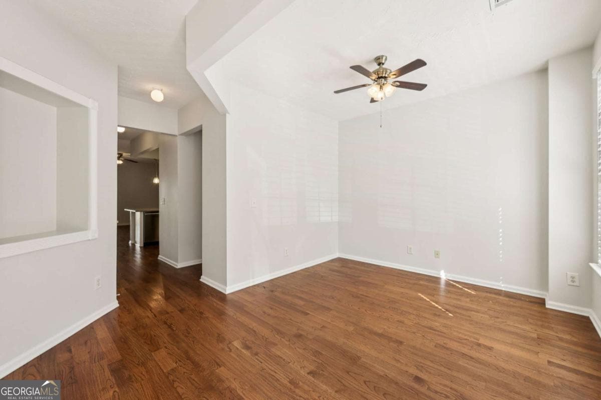 2 bedroom, 2.5 bathroom, 1,398 sq ft townhouse for sale at 1363 Penhurst Drive, Lawrenceville, GA 30043 — photo 6