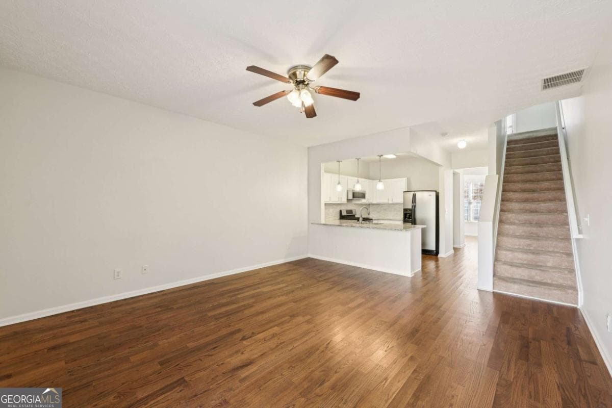 2 bedroom, 2.5 bathroom, 1,398 sq ft townhouse for sale at 1363 Penhurst Drive, Lawrenceville, GA 30043 — photo 7