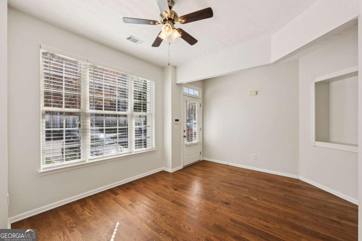2 bedroom, 2.5 bathroom, 1,398 sq ft townhouse for sale at 1363 Penhurst Drive, Lawrenceville, GA 30043 — photo 5