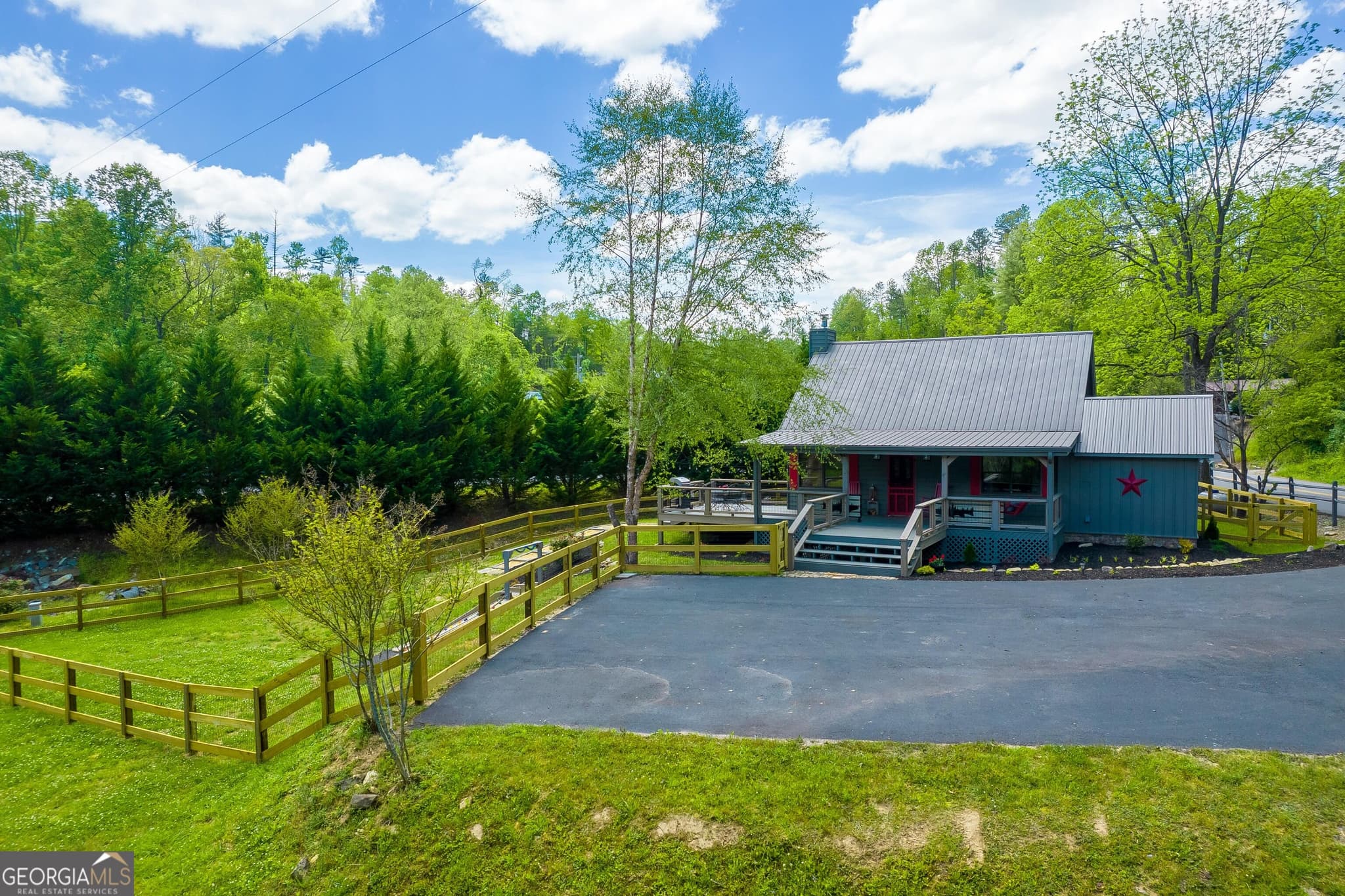 2 bedroom, 2 bathroom, 1,124 sq ft cabin,single family residence for sale at 27885 Morganton Highway, Suches, GA 30572 — photo 9
