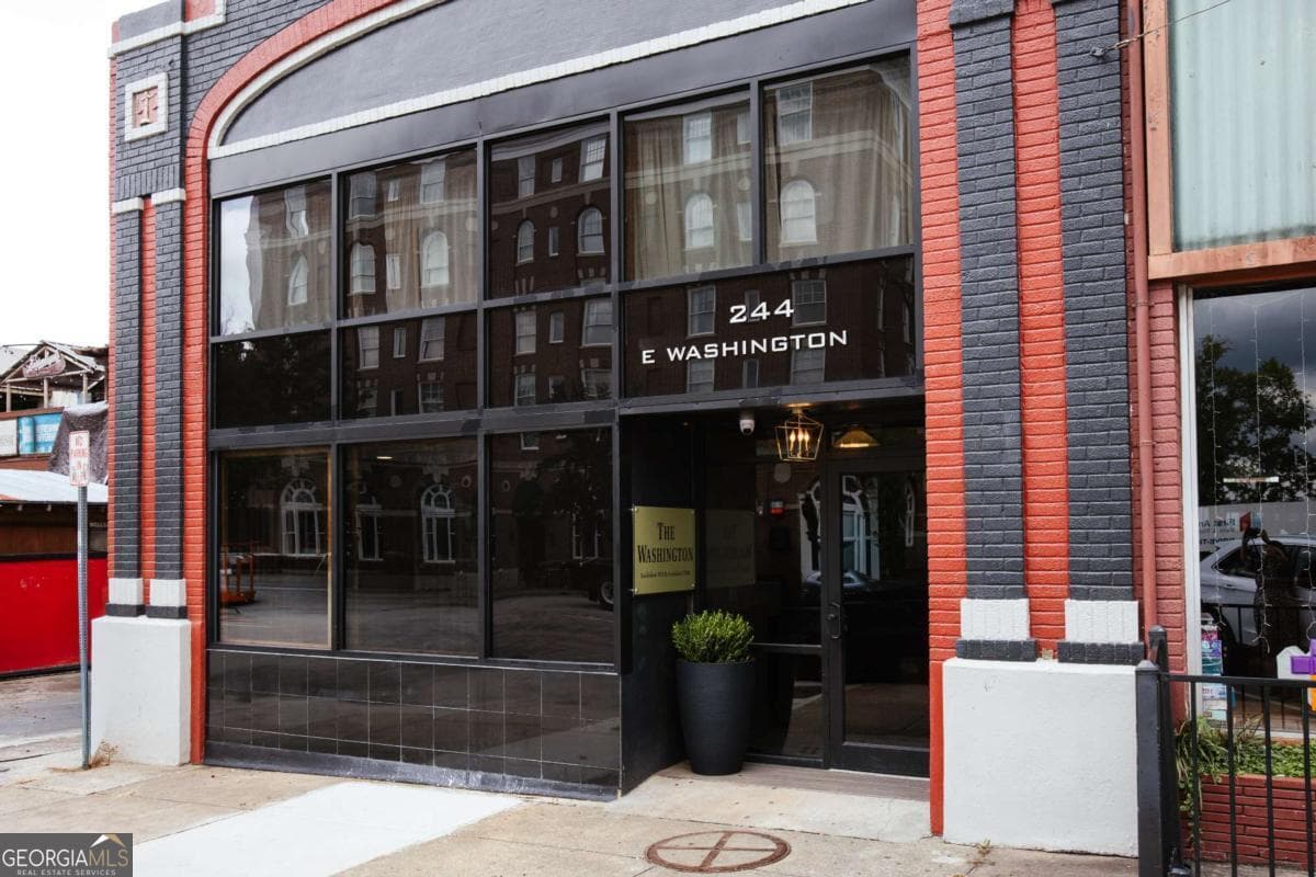 2 bedroom, 2 bathroom, 897 sq ft loft,condominium for sale at 244 Washington Street 250, Athens, GA 30601 — photo 2
