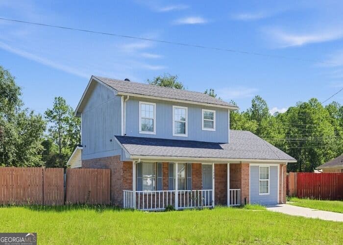 3 bedroom, 1.5 bathroom, 1,599 sq ft single family residence for sale at 1528 Woodcrest Circle, Hinesville, GA 31313 — photo 2