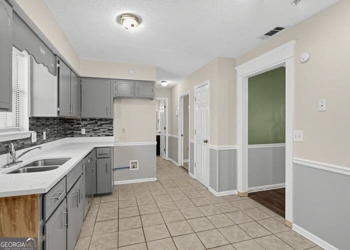 3 bedroom, 1.5 bathroom, 1,599 sq ft single family residence for sale at 1528 Woodcrest Circle, Hinesville, GA 31313 — photo 9