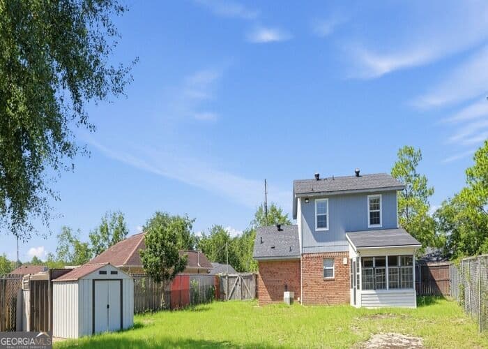 3 bedroom, 1.5 bathroom, 1,599 sq ft single family residence for sale at 1528 Woodcrest Circle, Hinesville, GA 31313 — photo 4